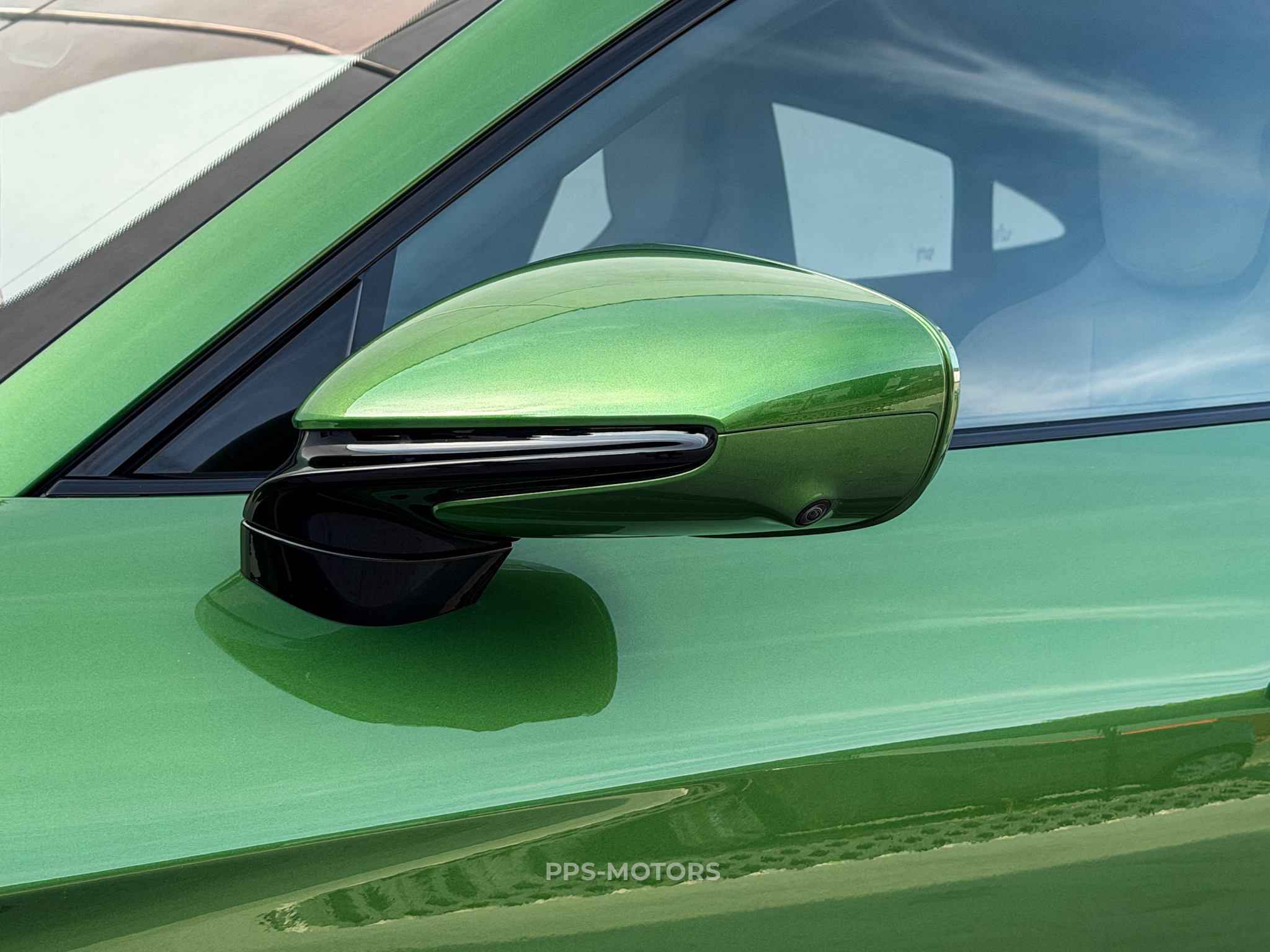 Porsche TAYCAN 4S photo 20