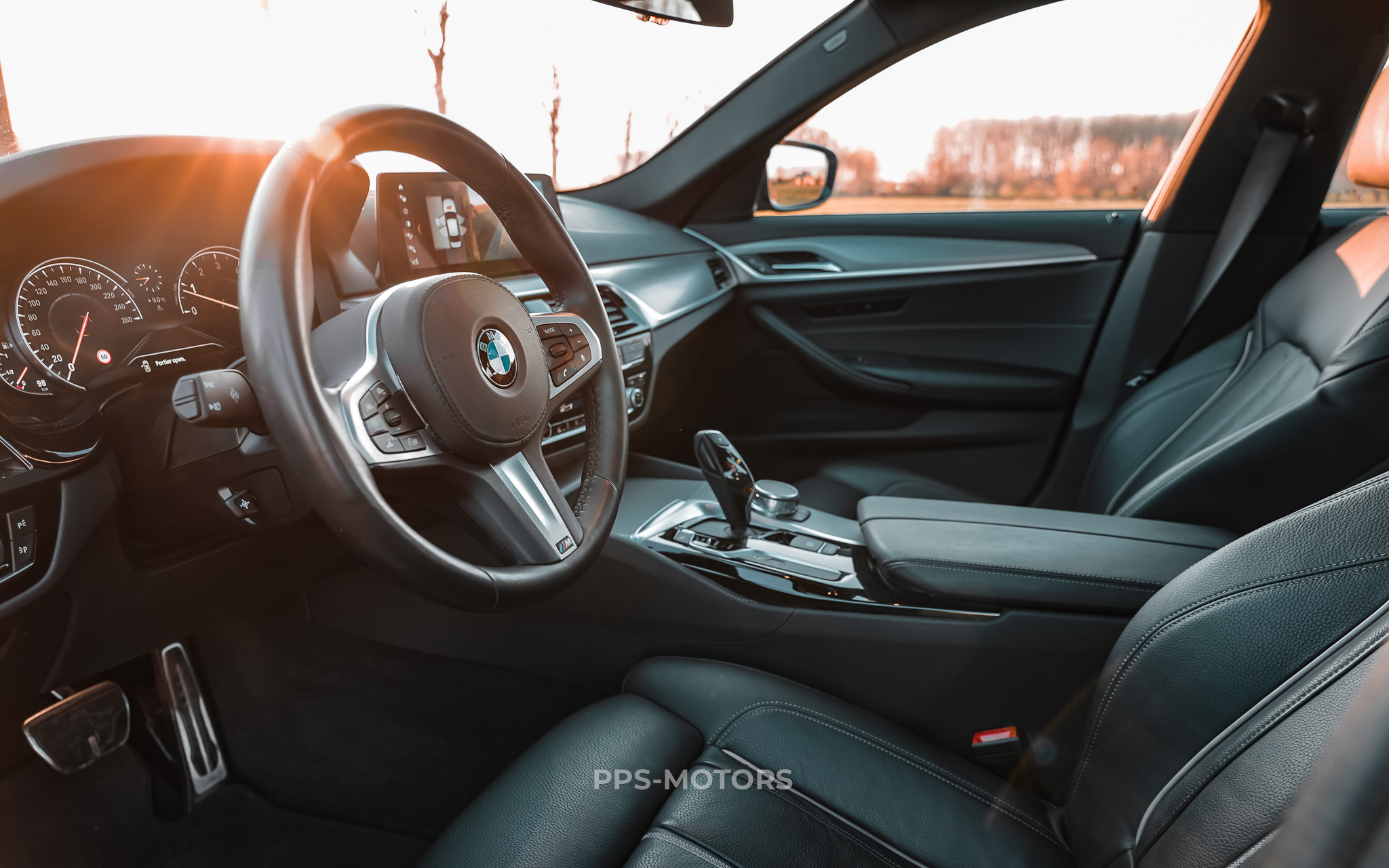 BMW 540i xDRIVE G30 M-PAKKET photo 21