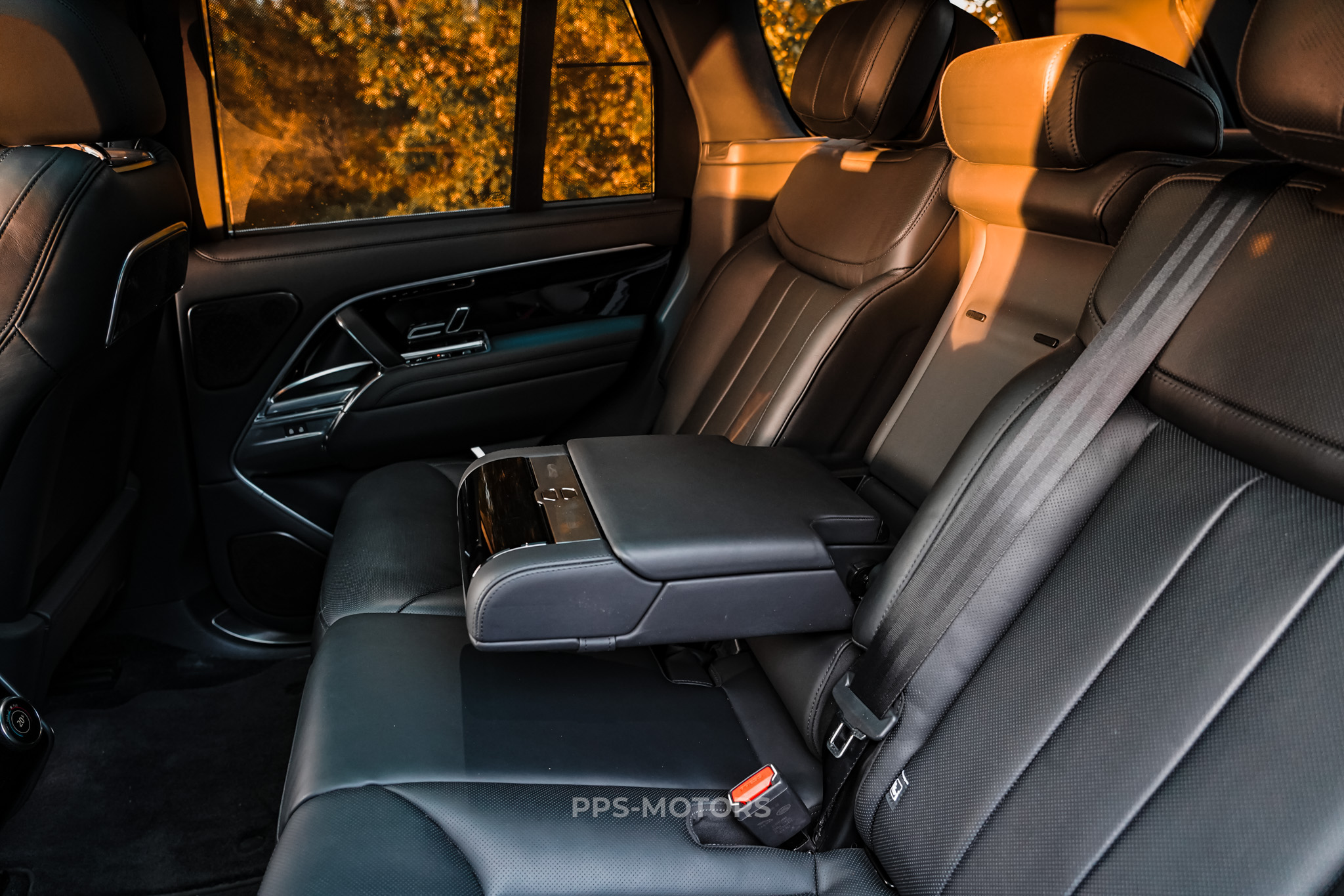 Land Rover RANGE ROVER D300 AUTOBIOGRAPHY photo 21