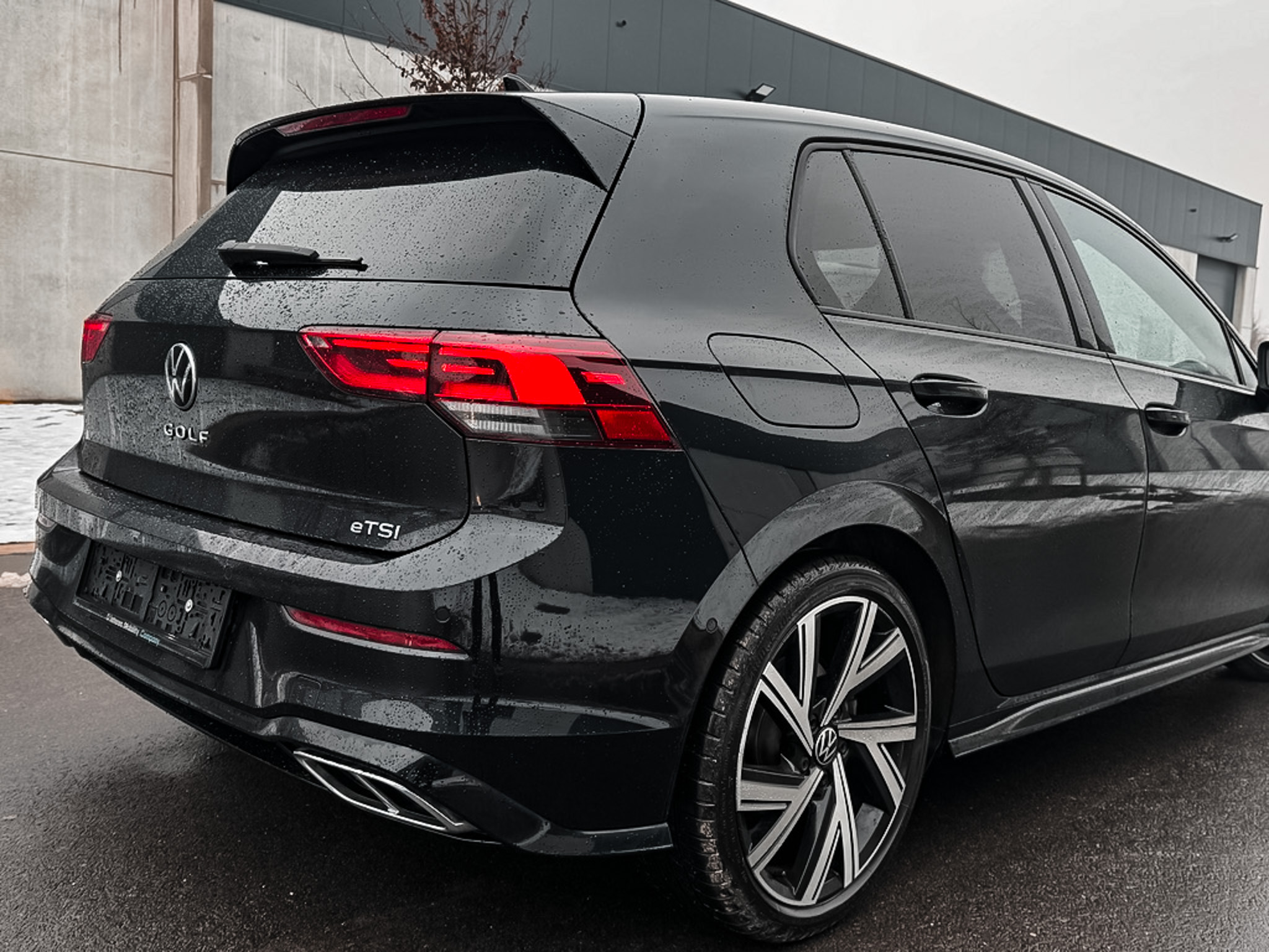 Volkswagen GOLF 8 1.5 eTSI R-Line photo 6