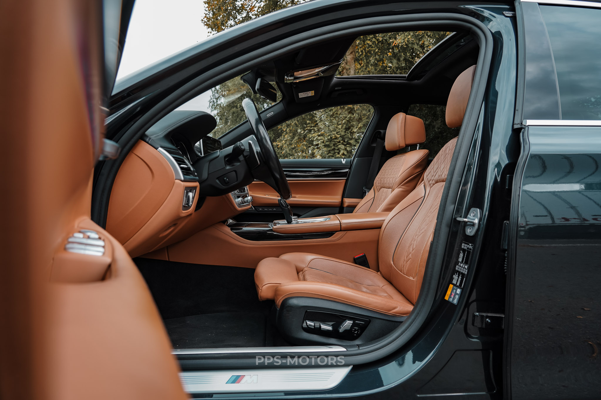 BMW BMW 740e Performance M-PAKKET photo 9