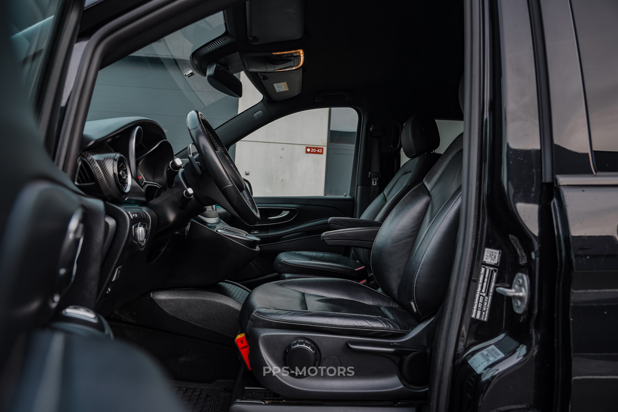 Mercedes Benz V300 AMG PAKKET photo 14
