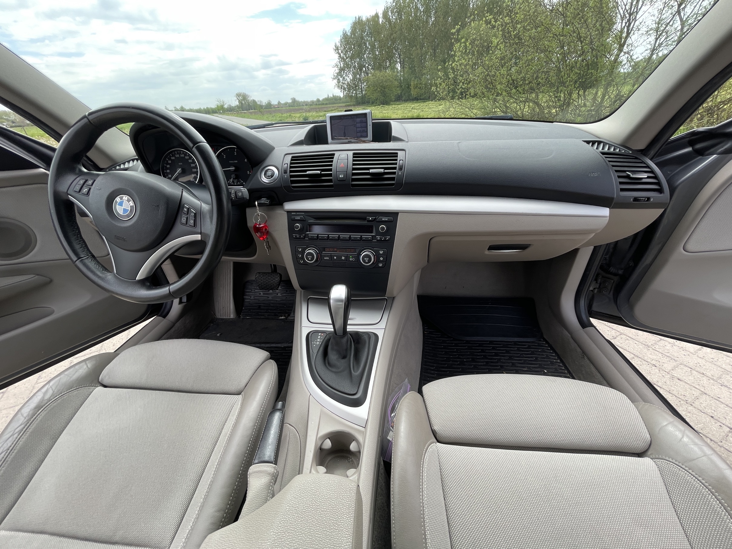BMW 120d SPORTSHATCH photo 5