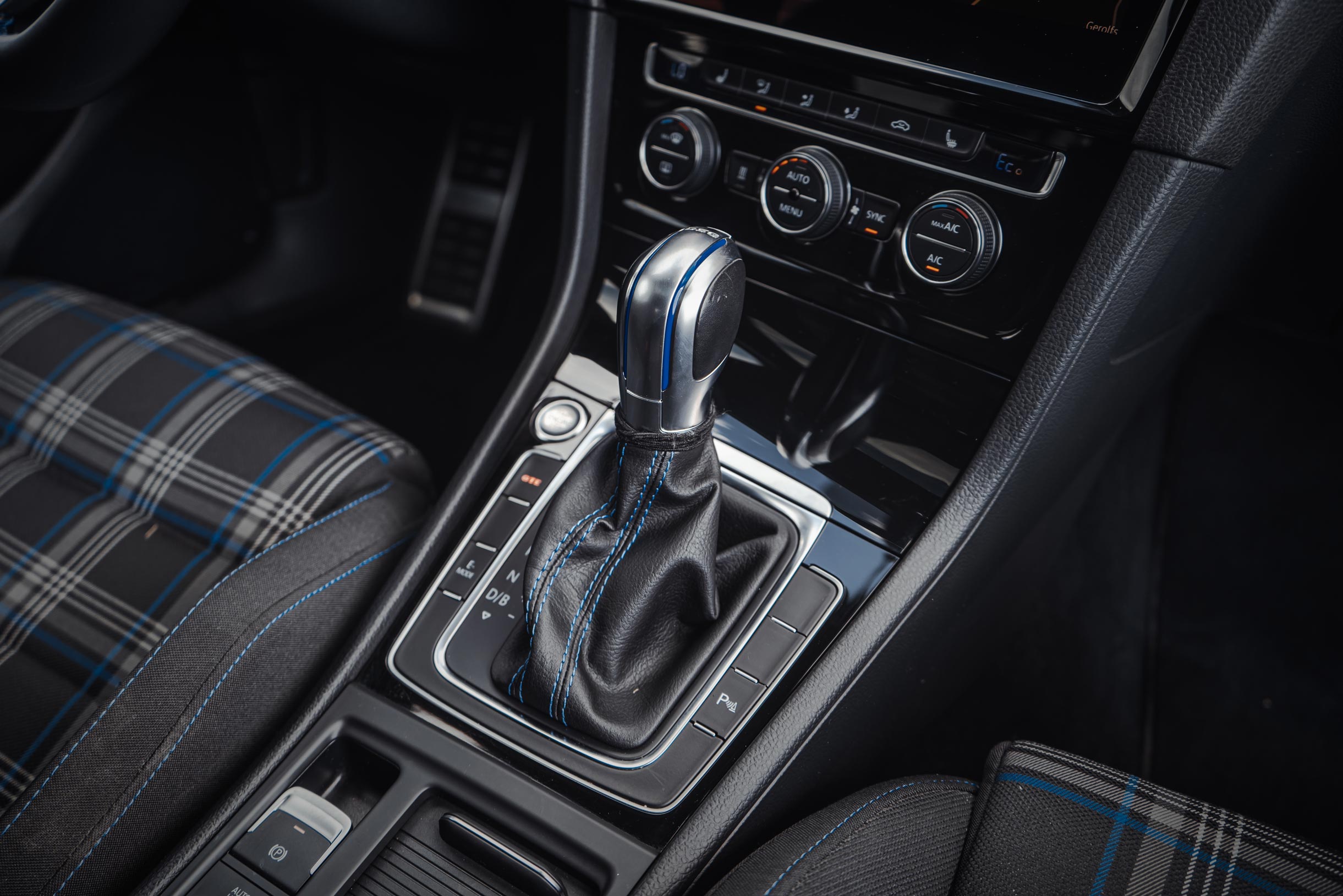 Volkswagen GOLF GTE photo 18
