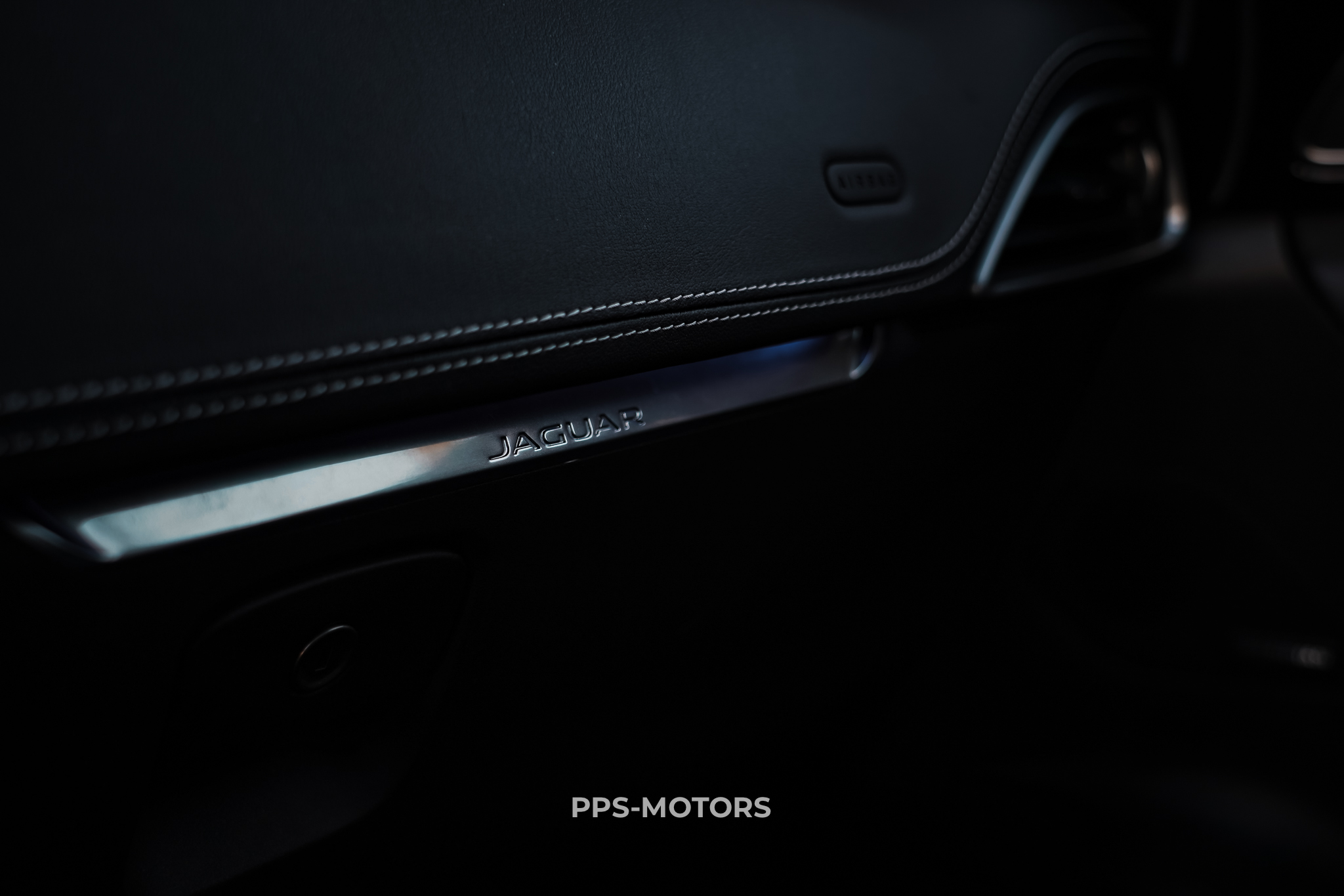 JAGUAR F-PACE 2.0 AWD R-SPORT photo 31