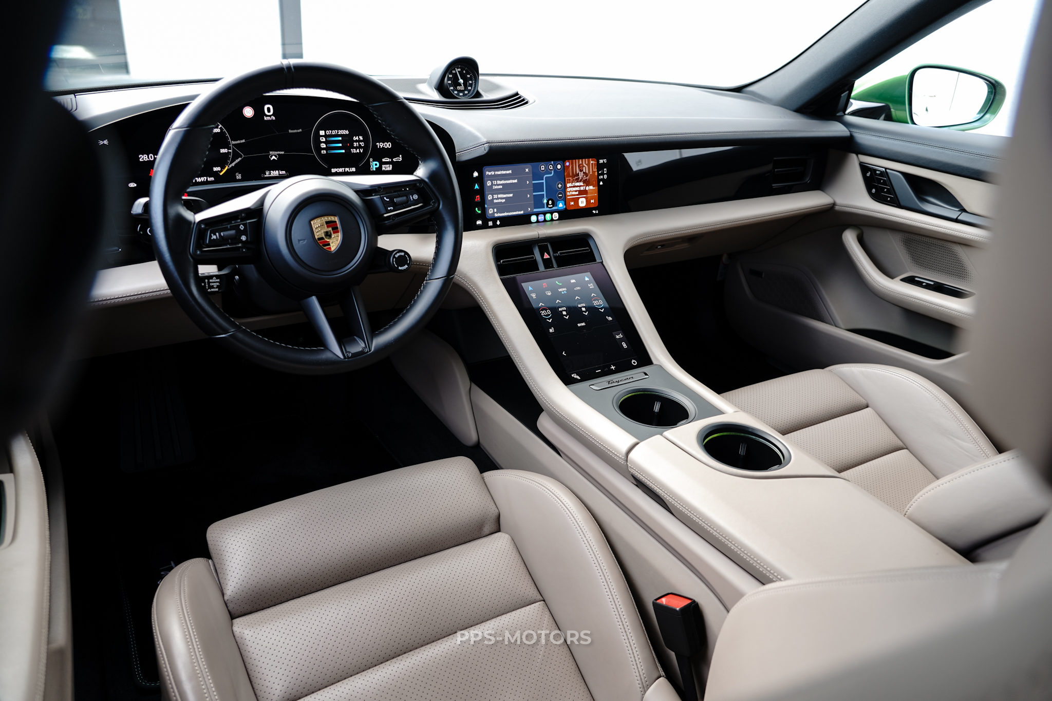 Porsche TAYCAN 4S photo 9