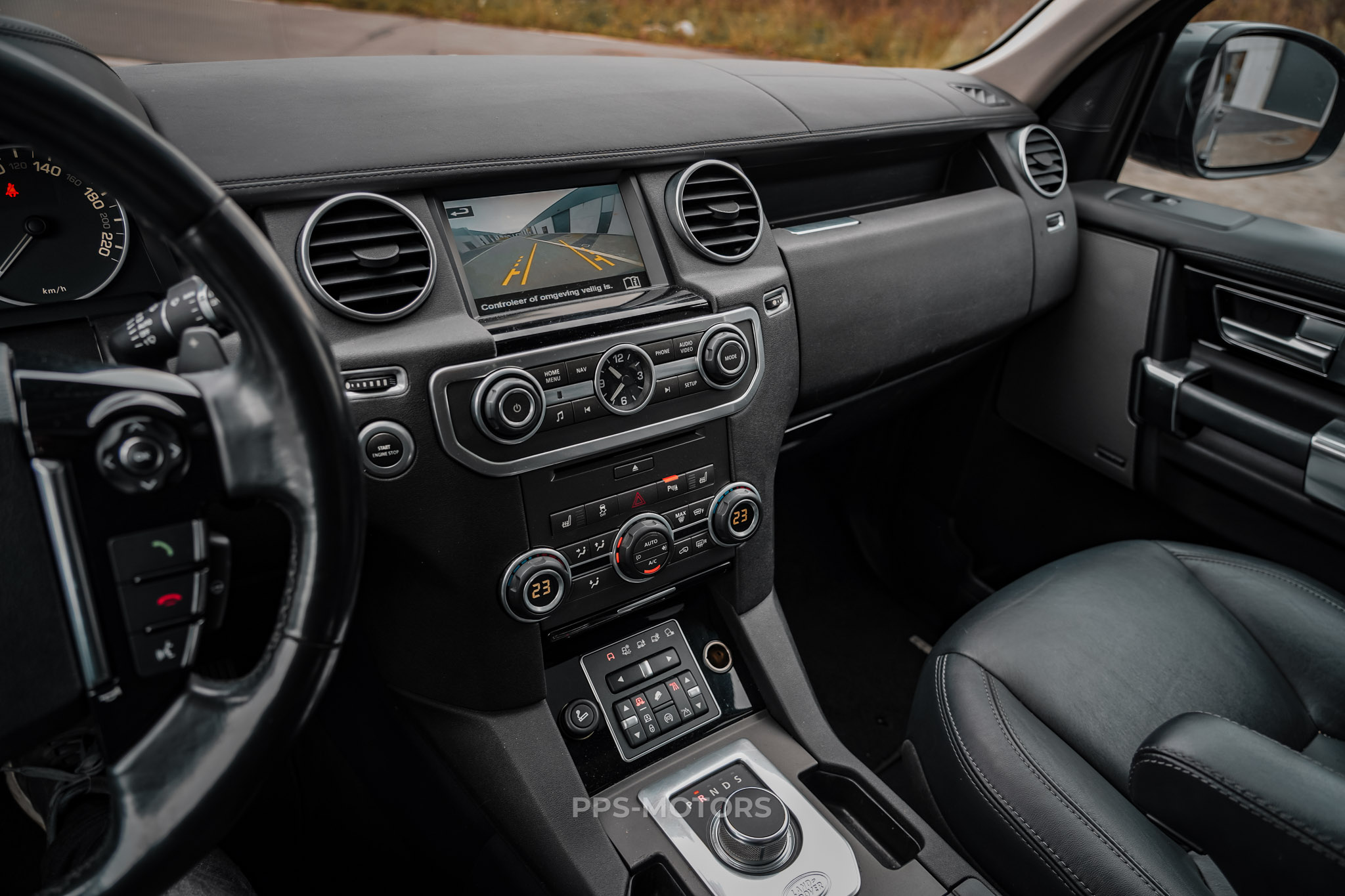 Land Rover DISCOVERY 3.0 TDV6 HSE photo 14