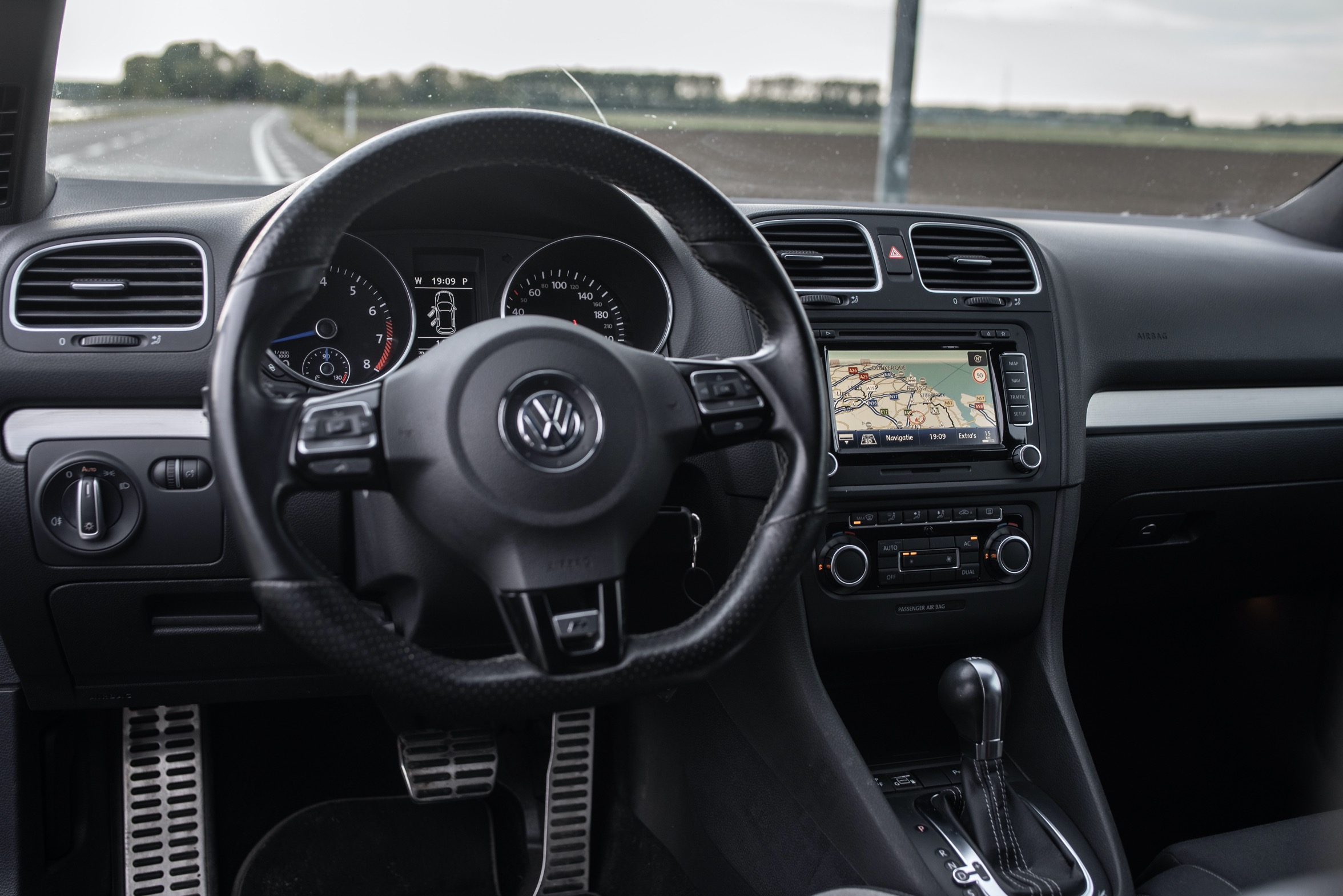 Volkswagen GOLF VI R 4MOTION photo 9