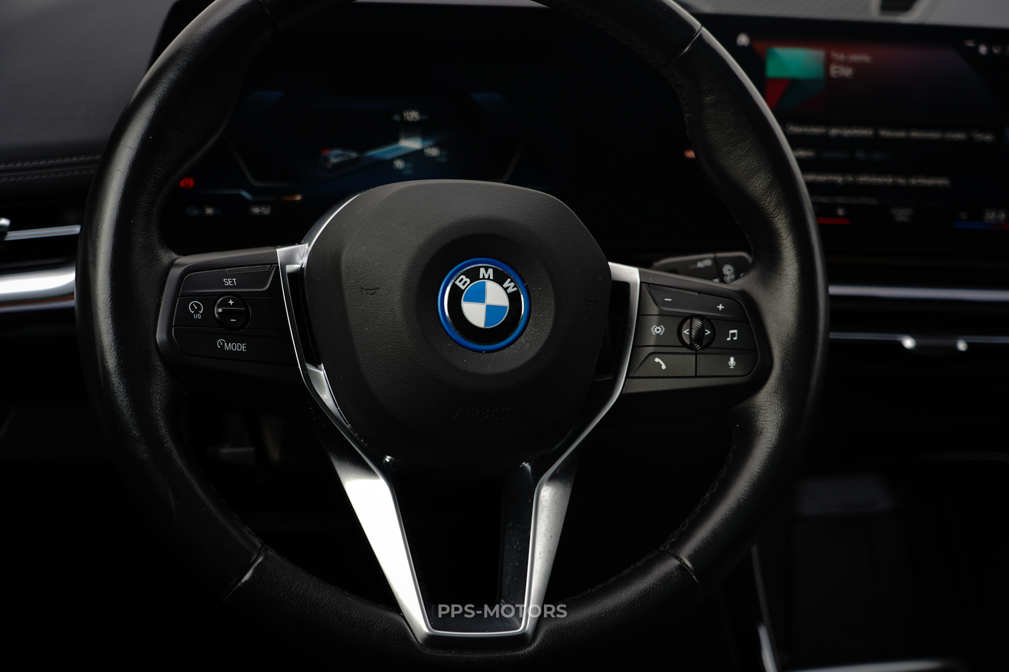 BMW iX1 30e xDrive photo 13