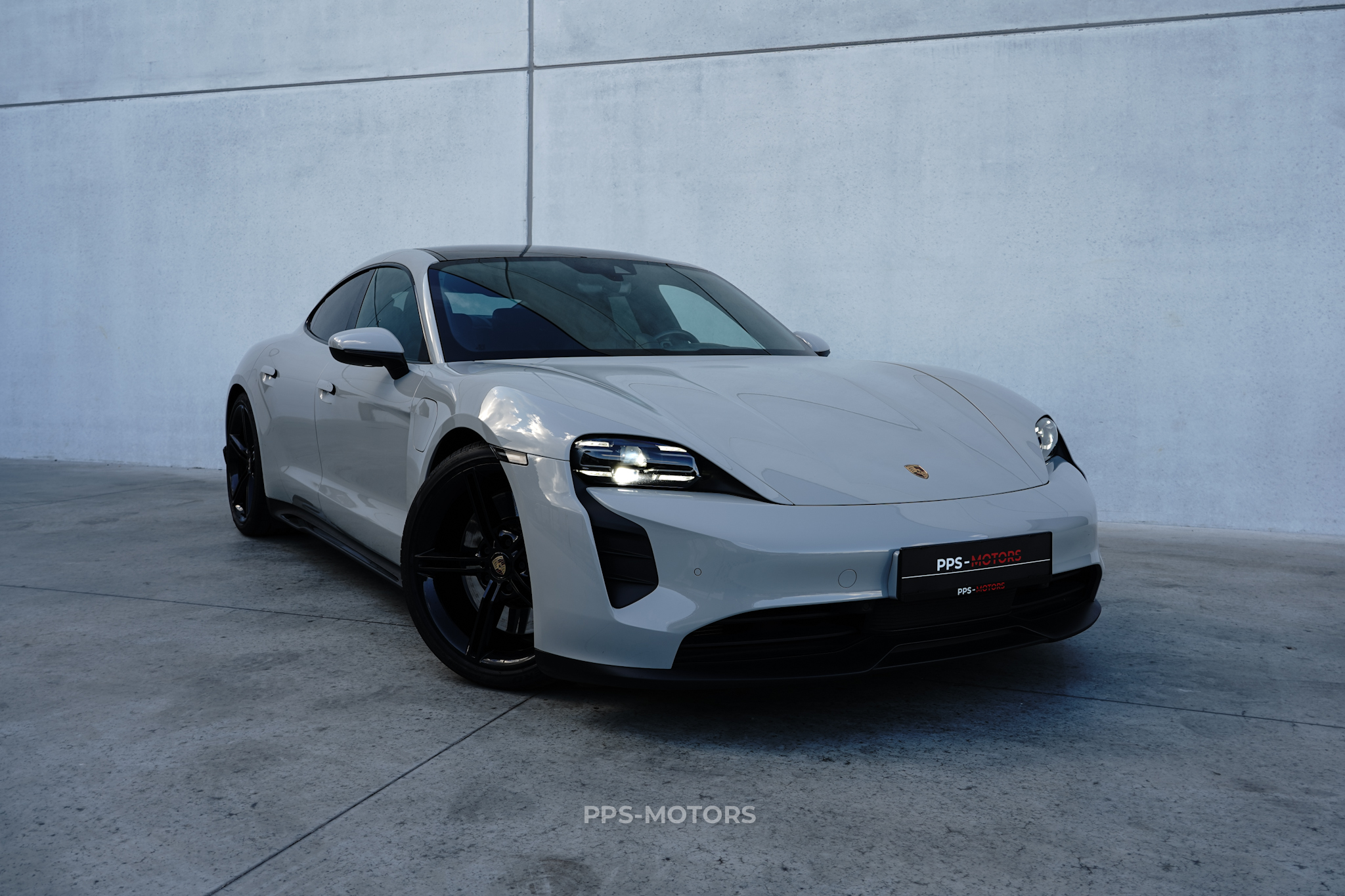 Porsche TAYCAN 4S SPORTDESIGN photo 5