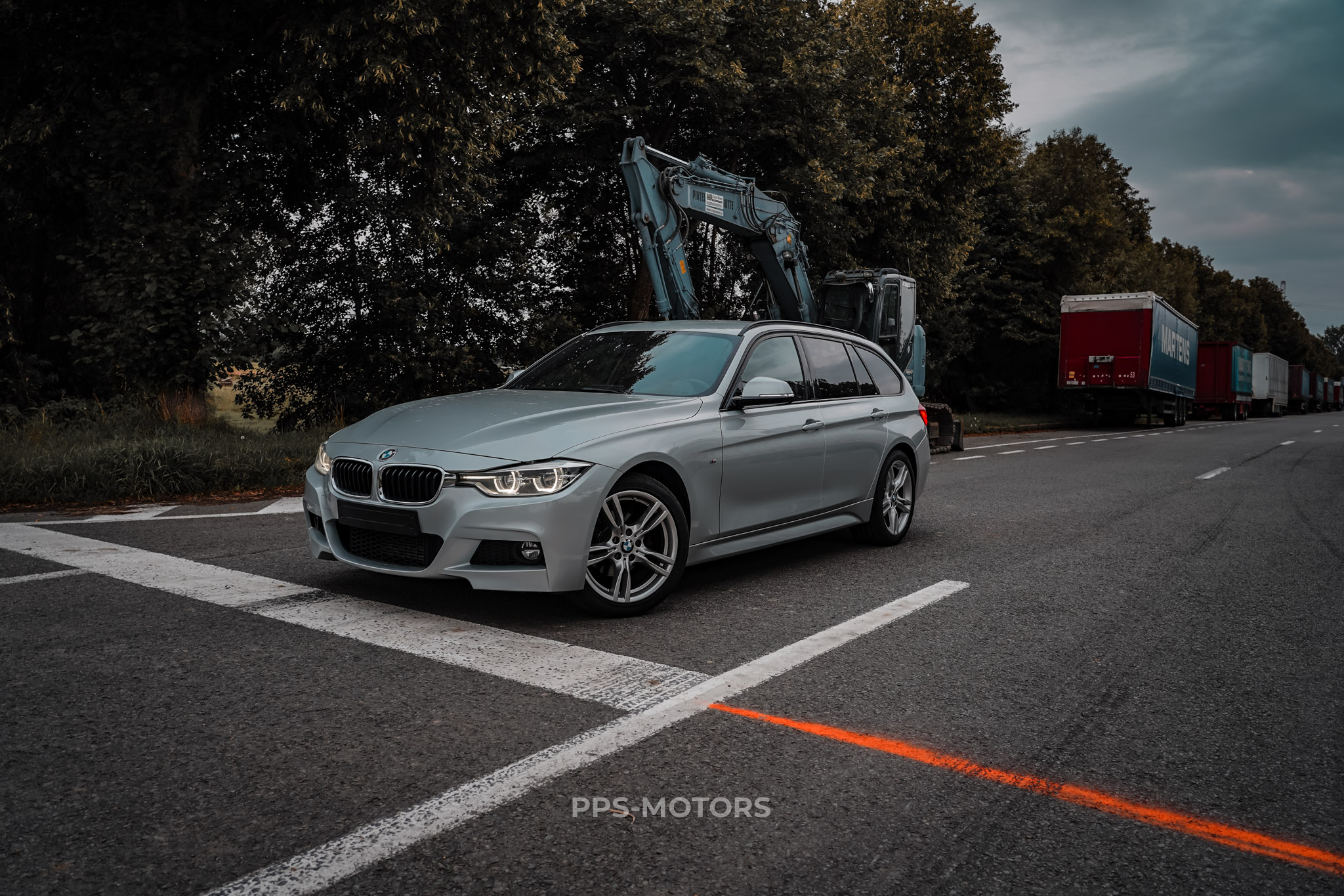 BMW 318iA M-PAKKET photo 2