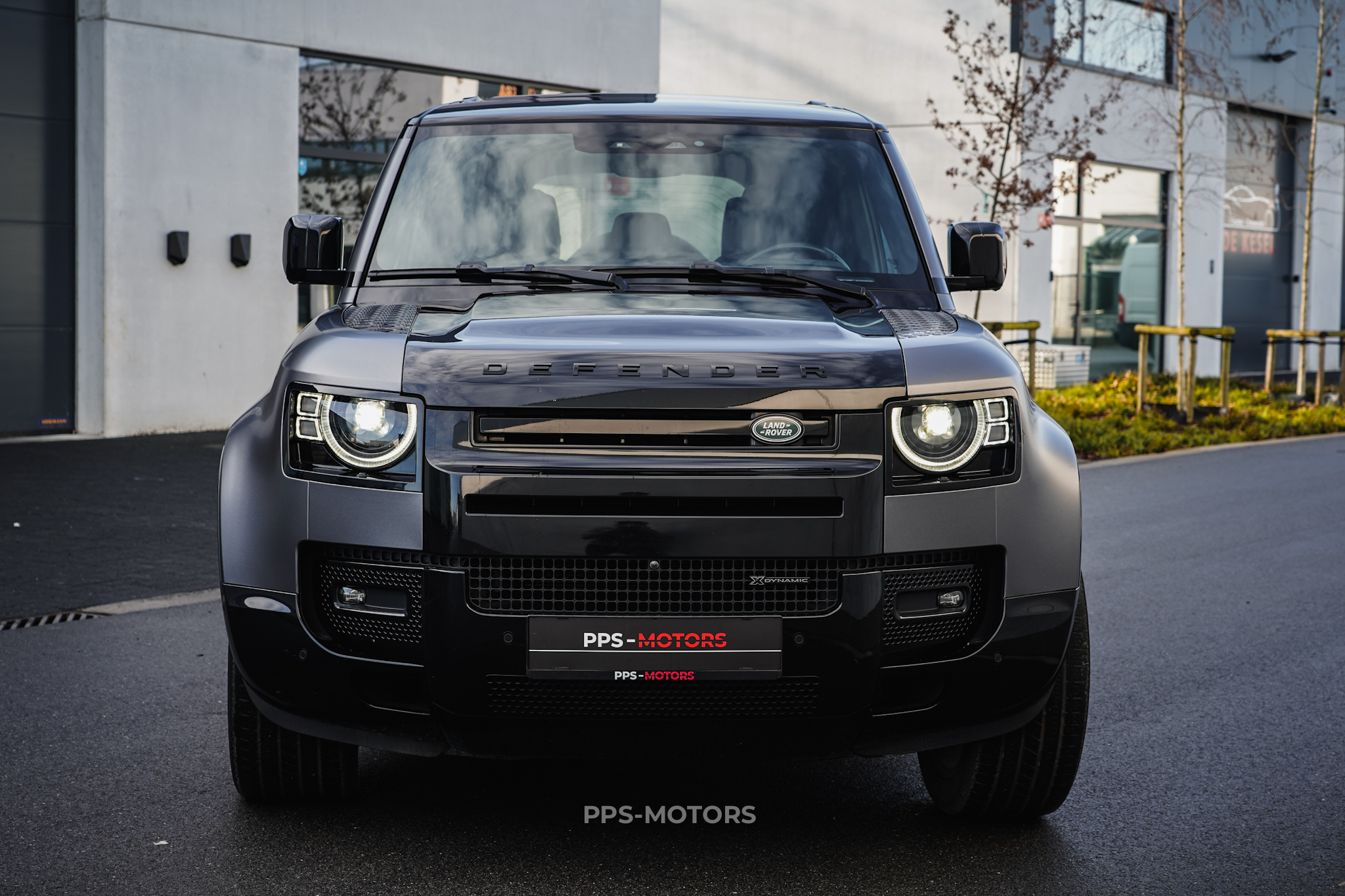 Land Rover DEFENDER 110 SE X-DYNAMIC photo 3
