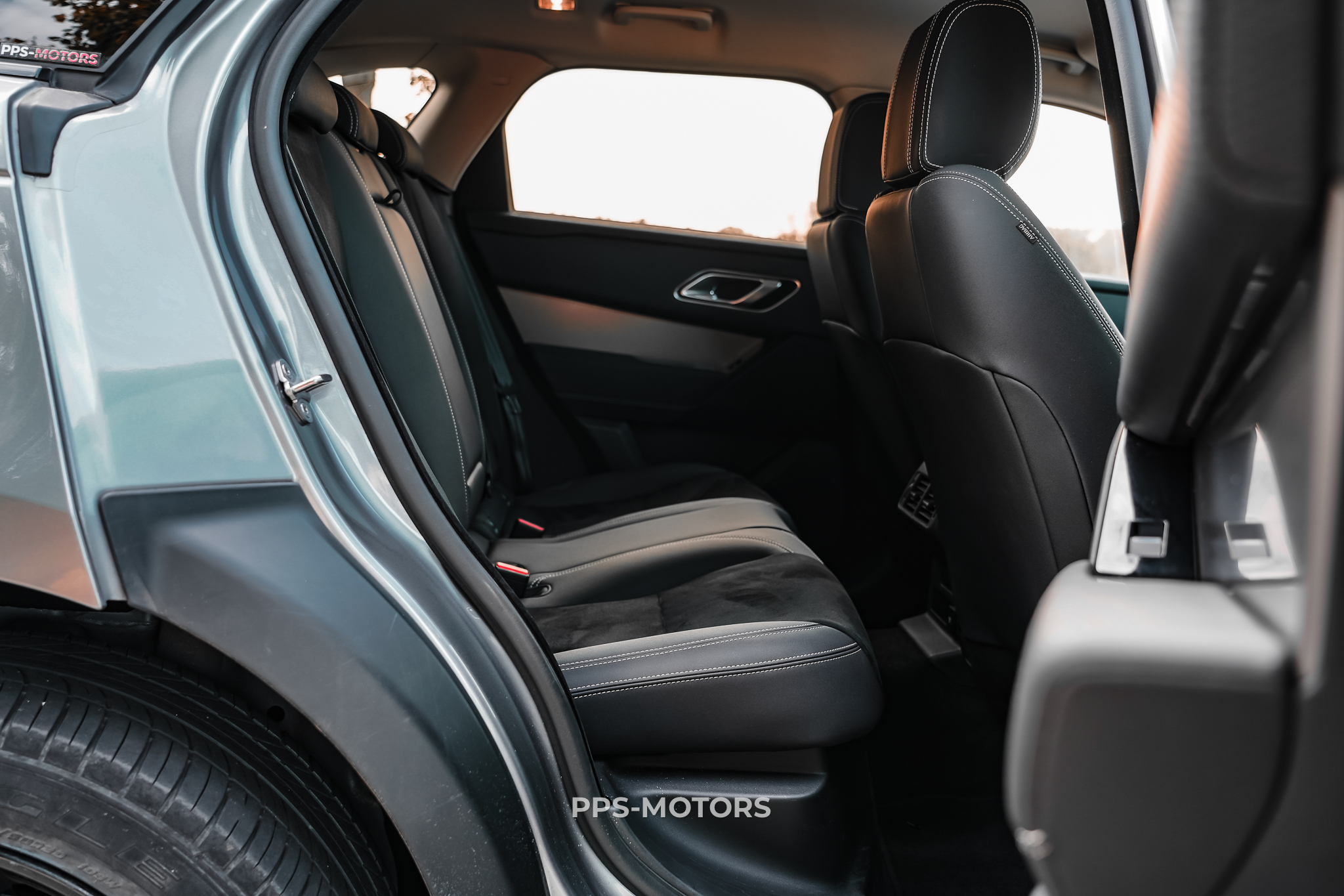 Land Rover RANGE ROVER VELAR photo 16