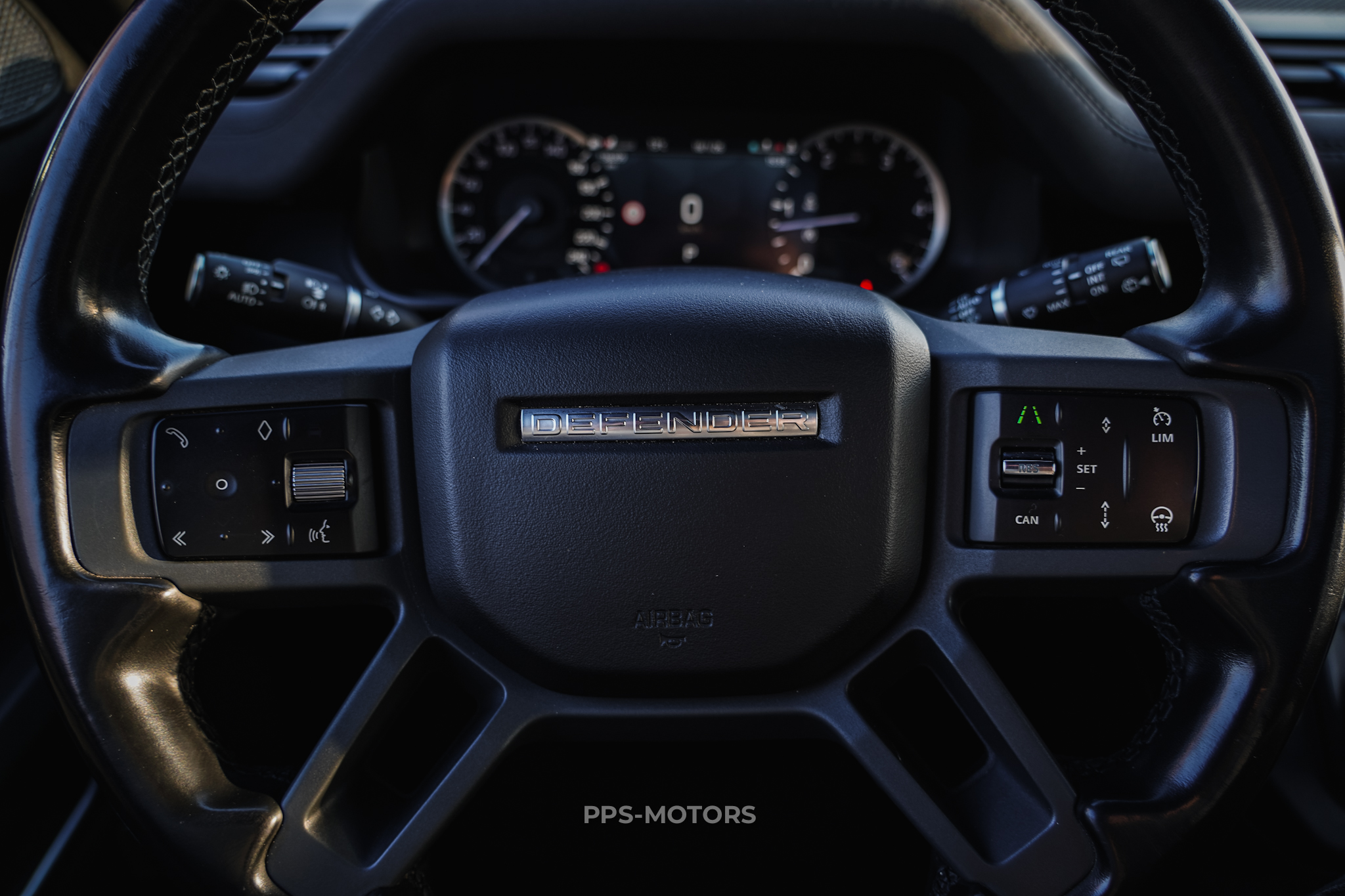 Land Rover DEFENDER 110 SE X-DYNAMIC photo 11