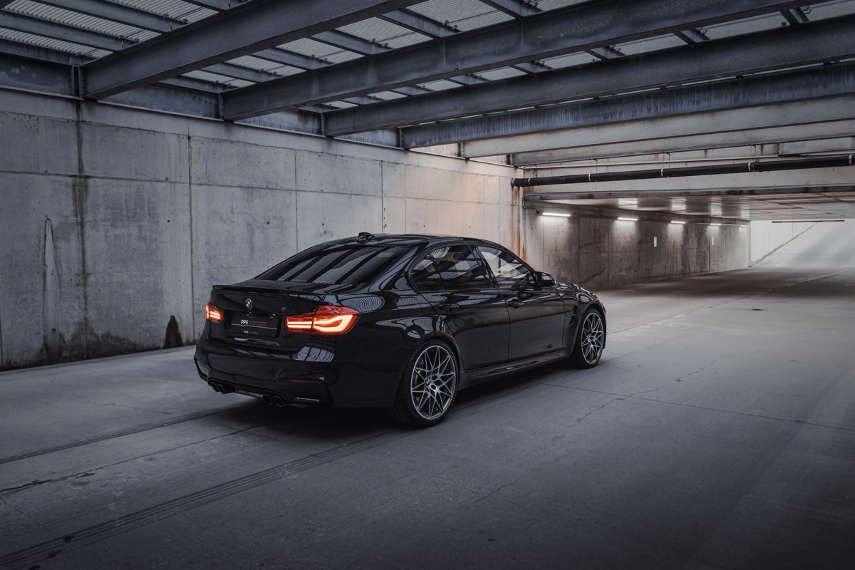 BMW M3 COMPETITION photo 6