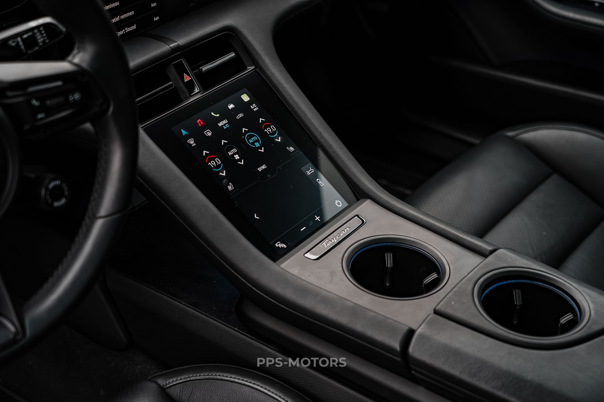 Porsche TAYCAN 4S SPORTDESIGN photo 28