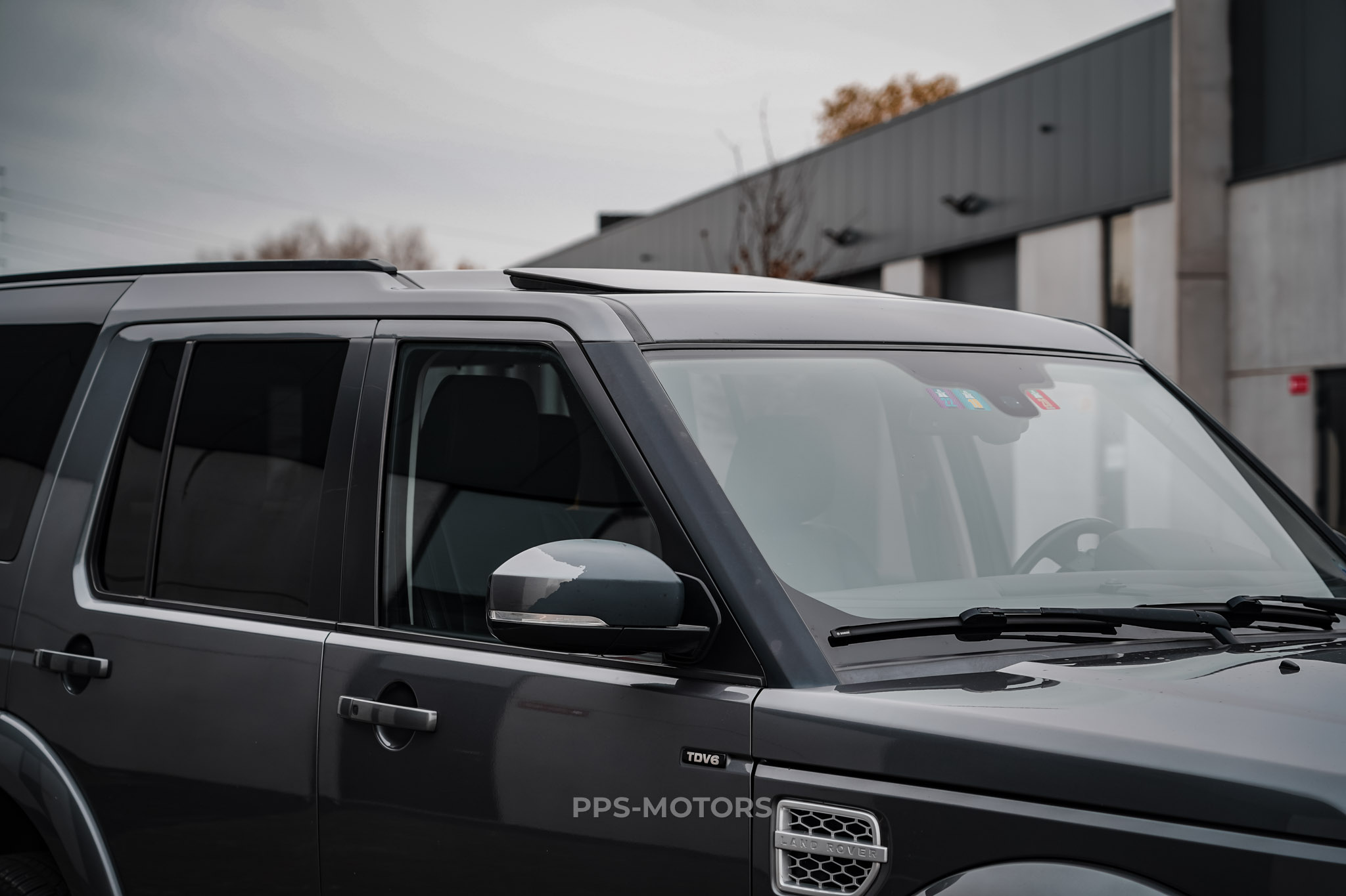 Land Rover DISCOVERY 3.0 TDV6 HSE photo 9