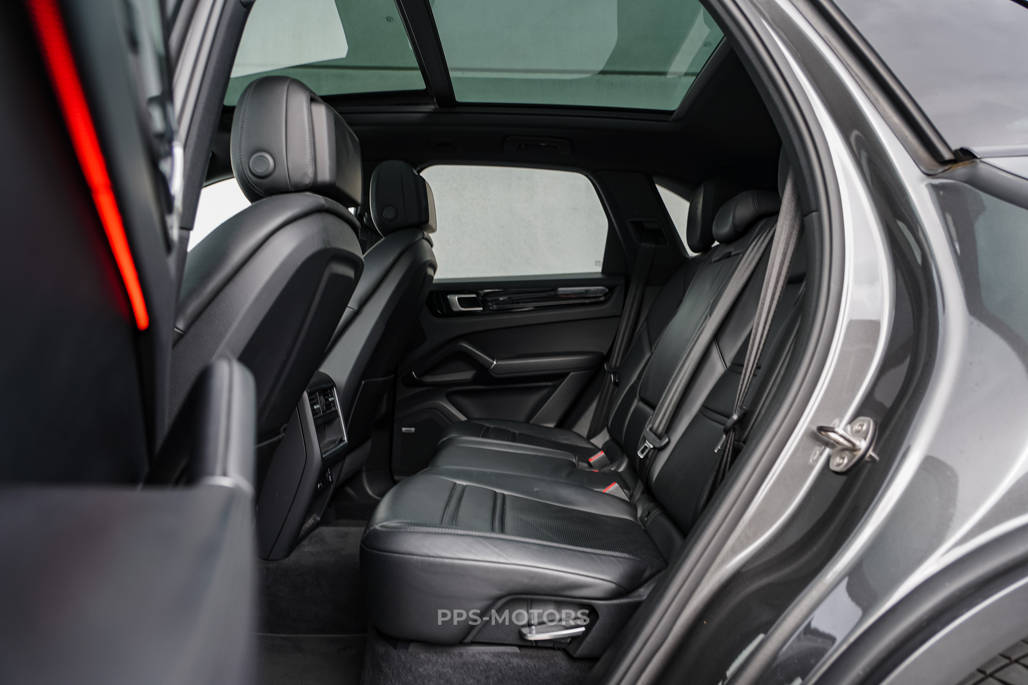 Porsche CAYENNE 3.0i V6 photo 9
