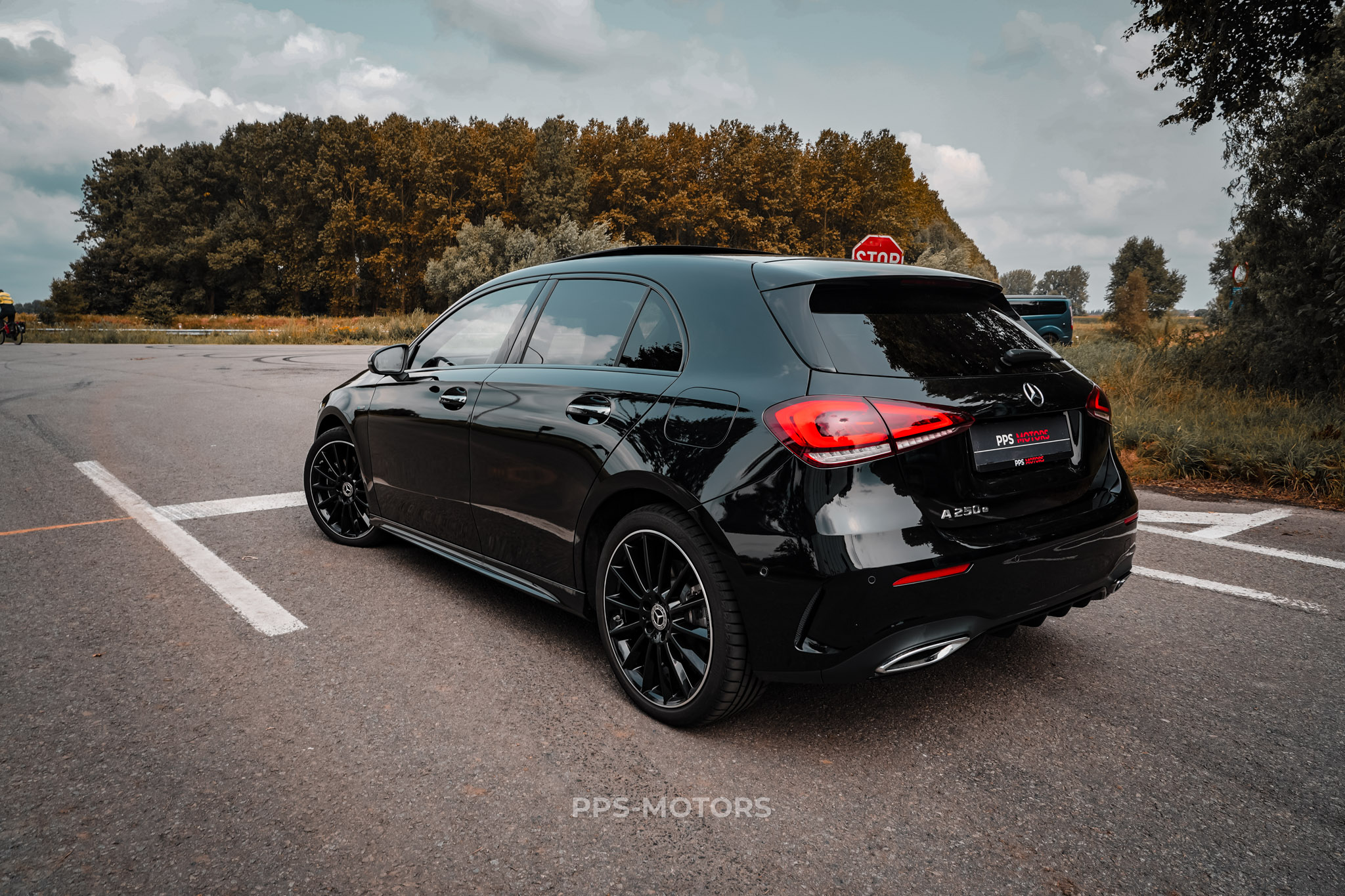 Mercedes Benz A250 AMG-PACK photo 3