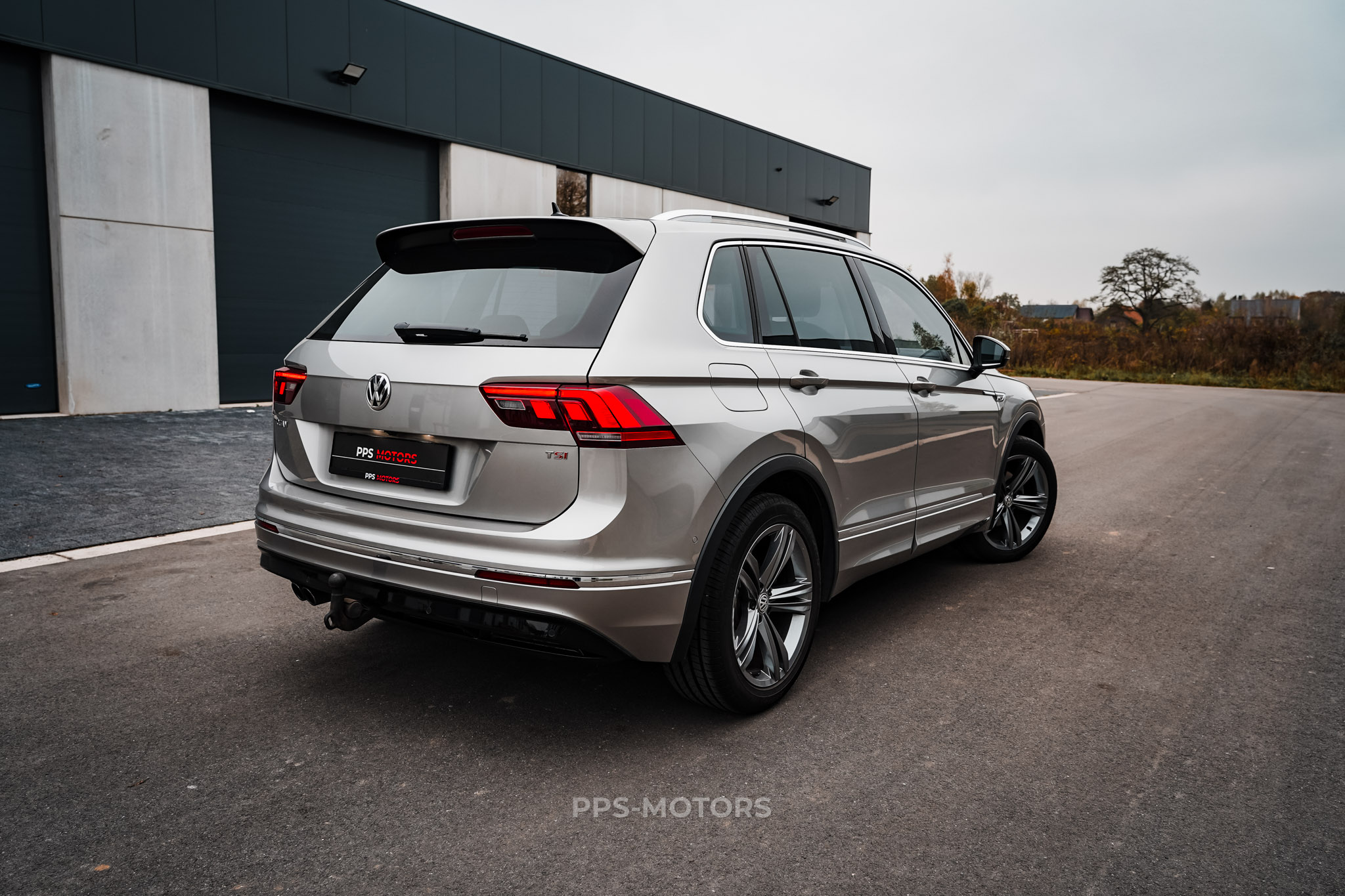 Volkswagen TIGUAN 1.4 TSI DSG R-LINE photo 11