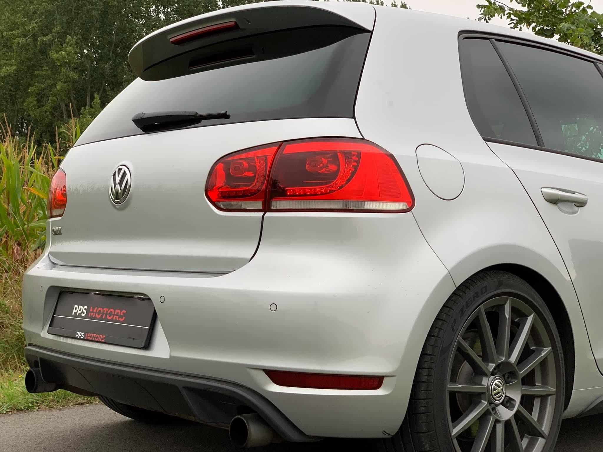 Volkswagen GOLF GTI 2.0 photo 4