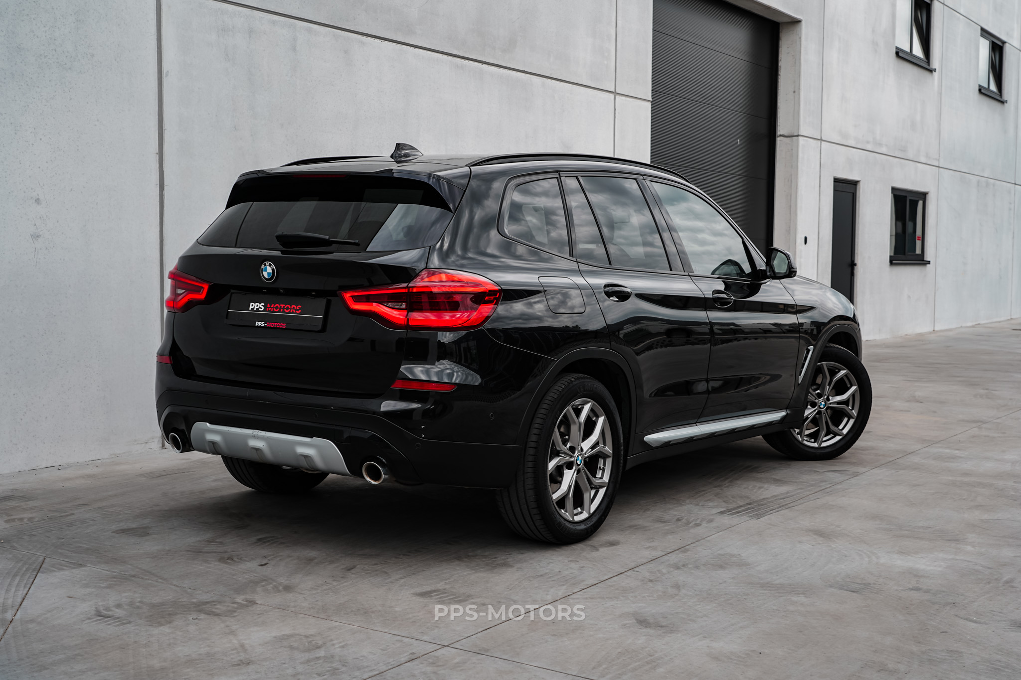 BMW X3 30i X-LINE photo 5