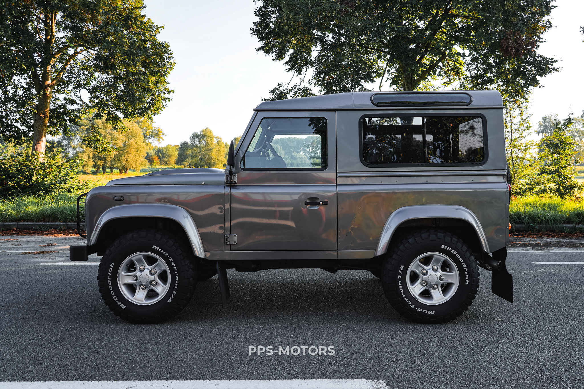 Land Rover DEFENDER 90 TD4 photo 5