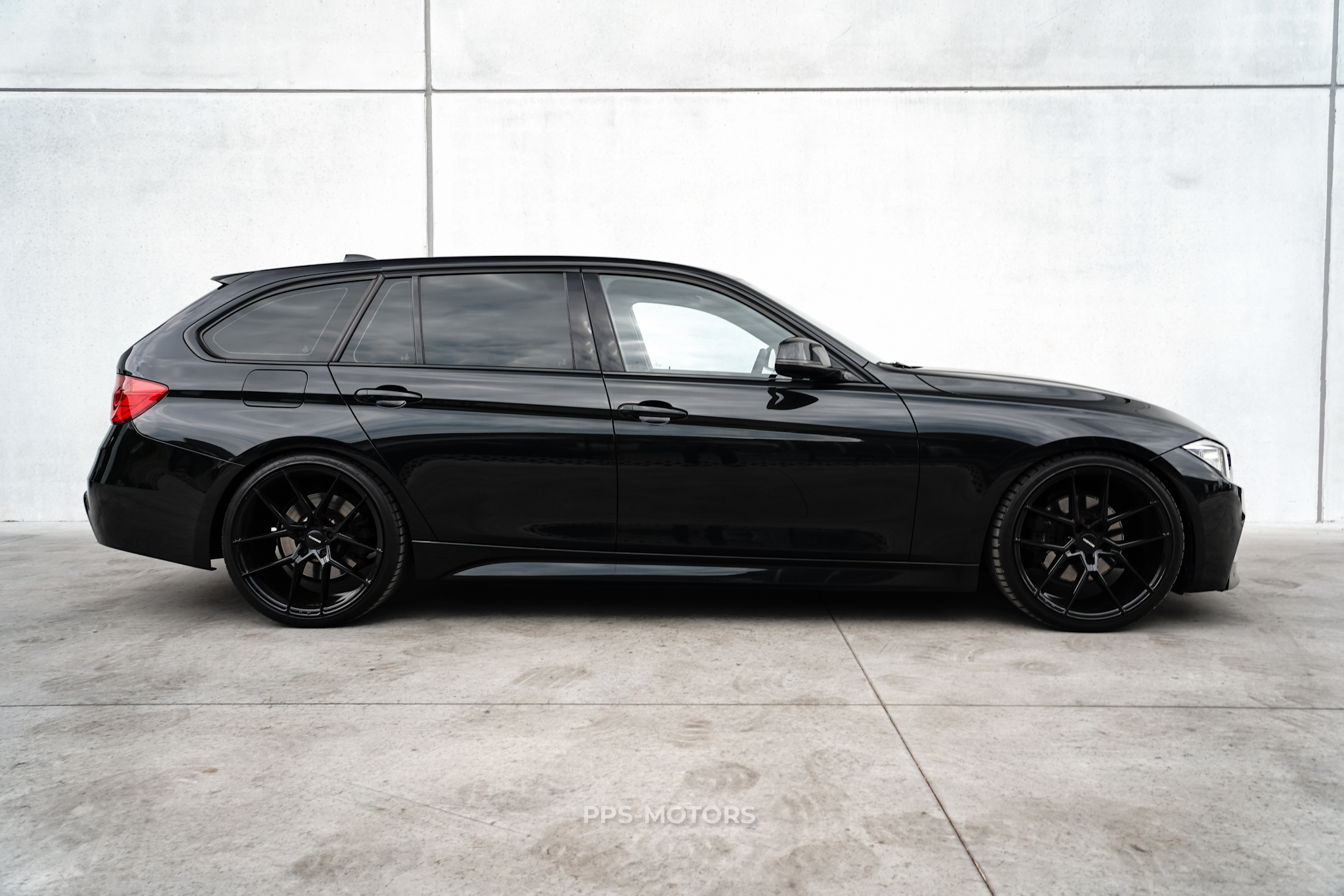 BMW 330dA TOURING M-PAKKET photo 4