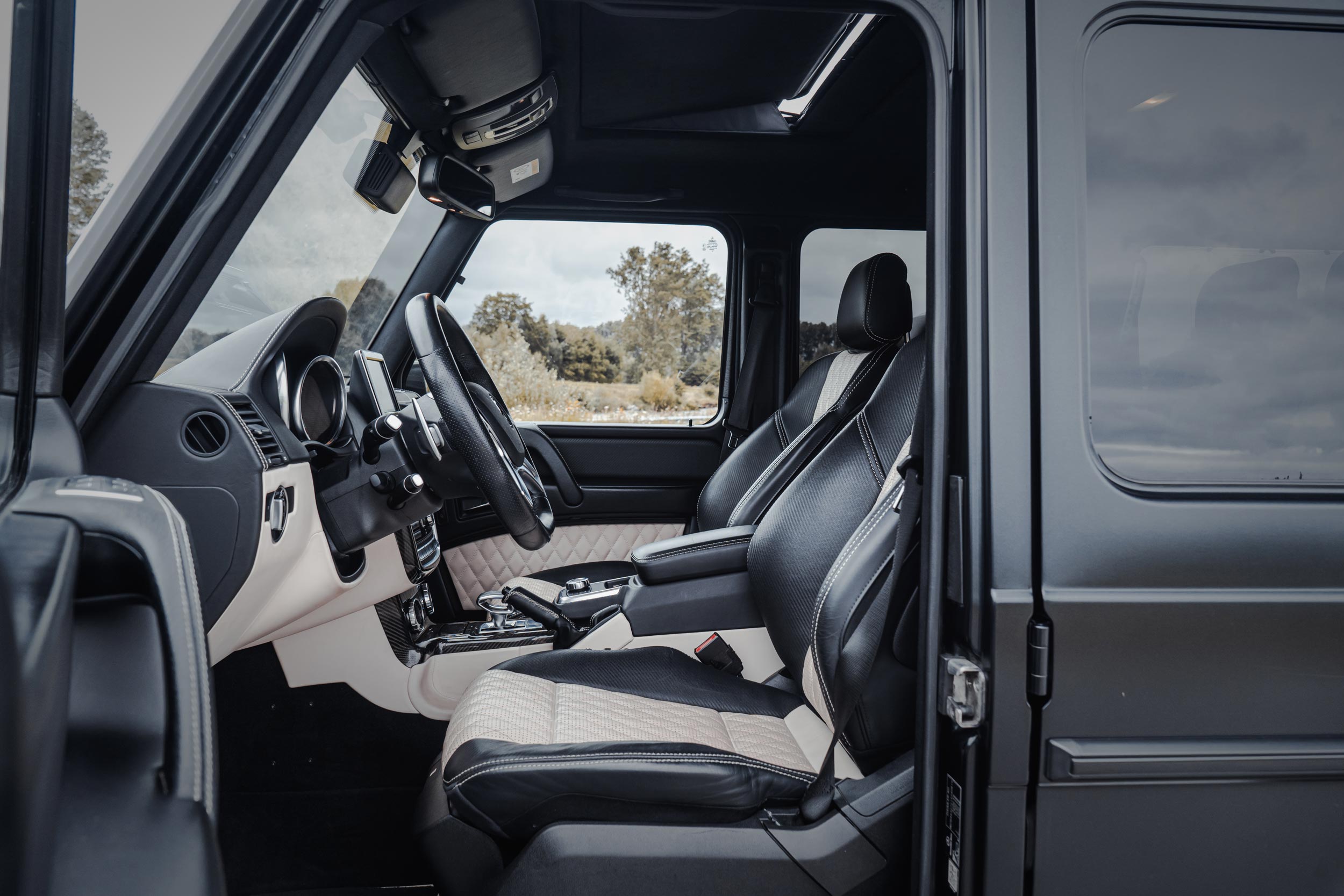 Mercedes Benz G63 AMG 5.5 V8 - EXCLUSIVE EDITION 463 - DESIGNO photo 22