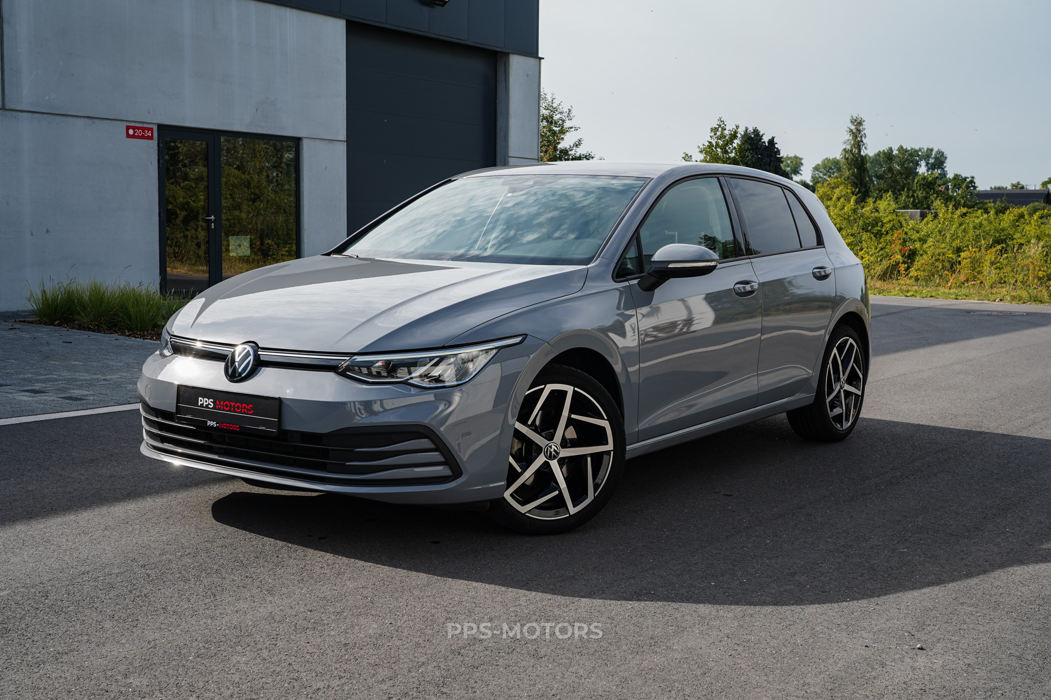 Volkswagen GOLF 1.5 eTSI photo 1