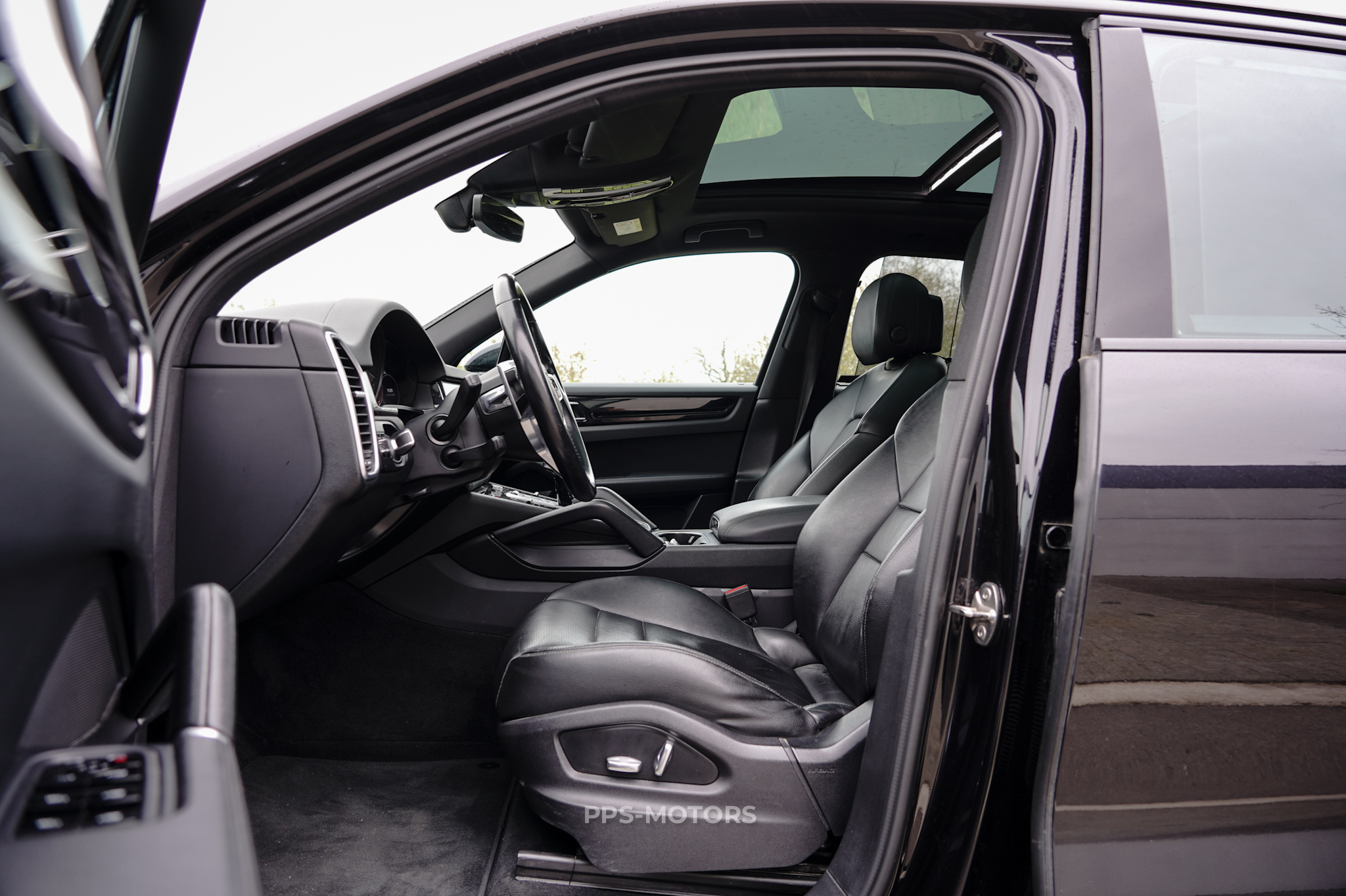 Porsche CAYENNE 3.0 photo 6