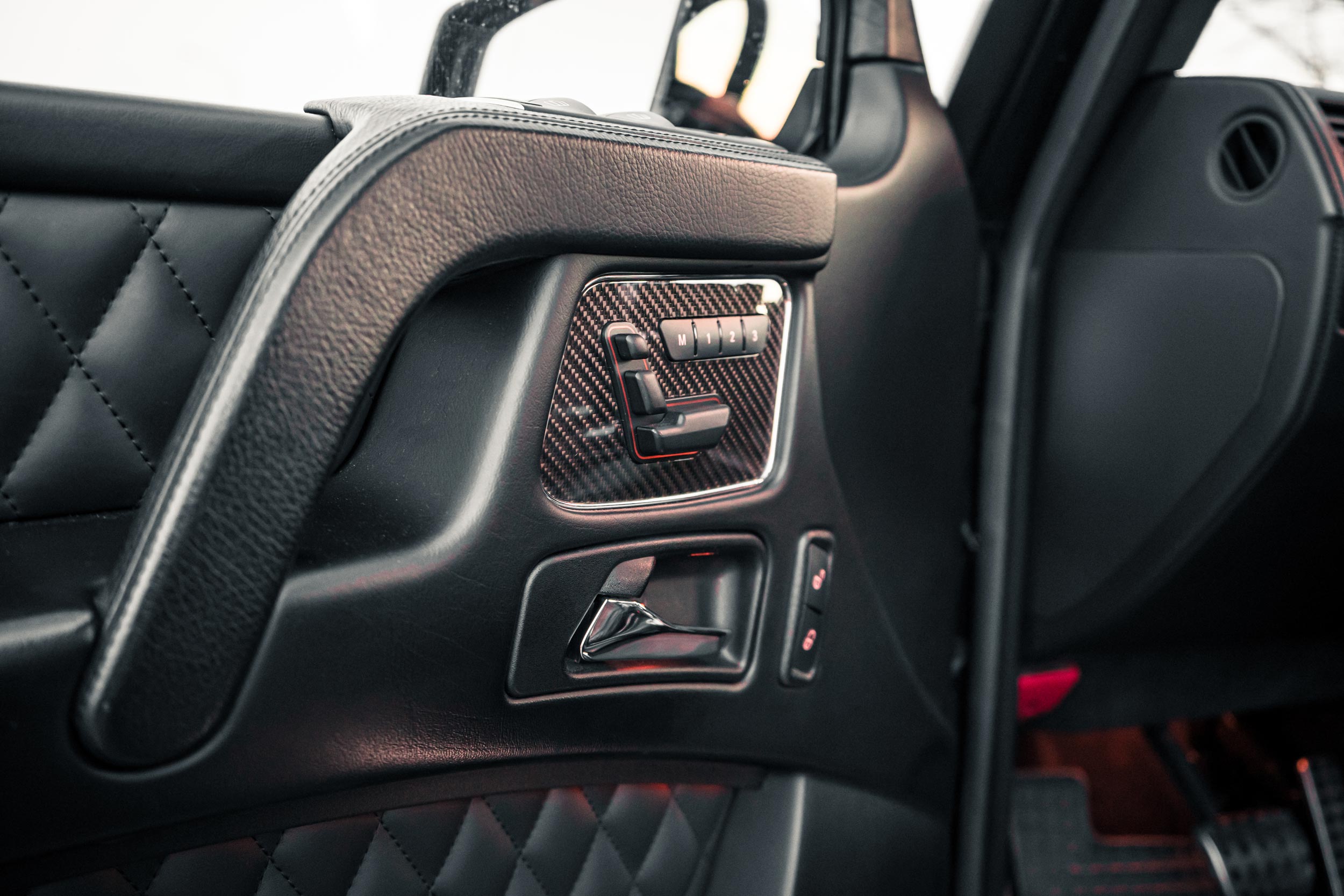 Mercedes Benz G63 AMG 5.5 V8 | BRABUS OPTIK photo 42