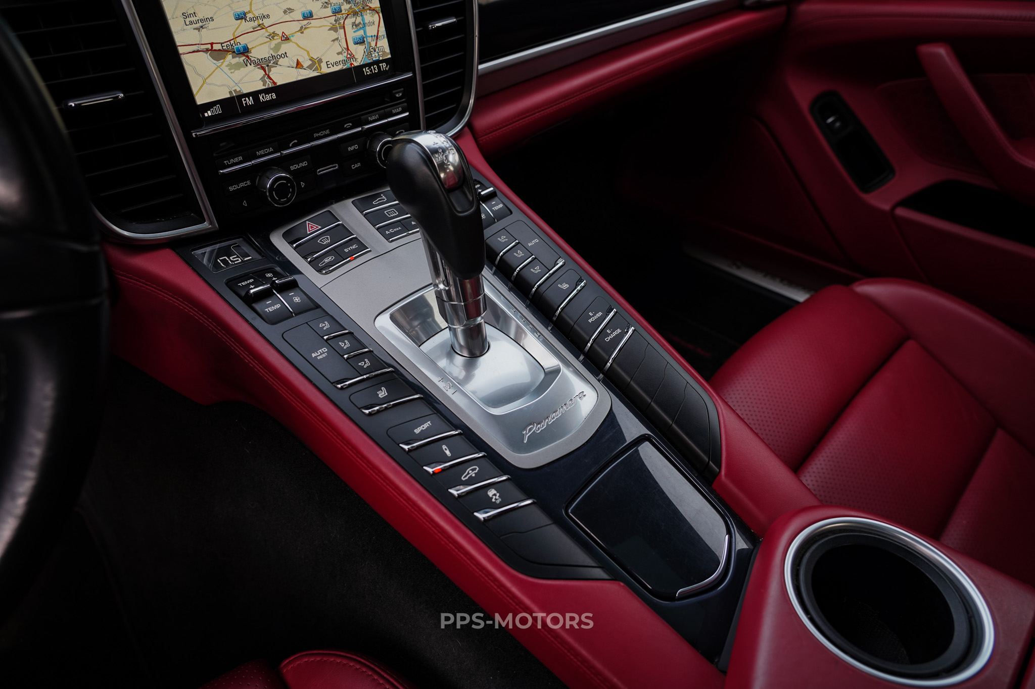 Porsche PANAMERA S E-HYBRID foto 18