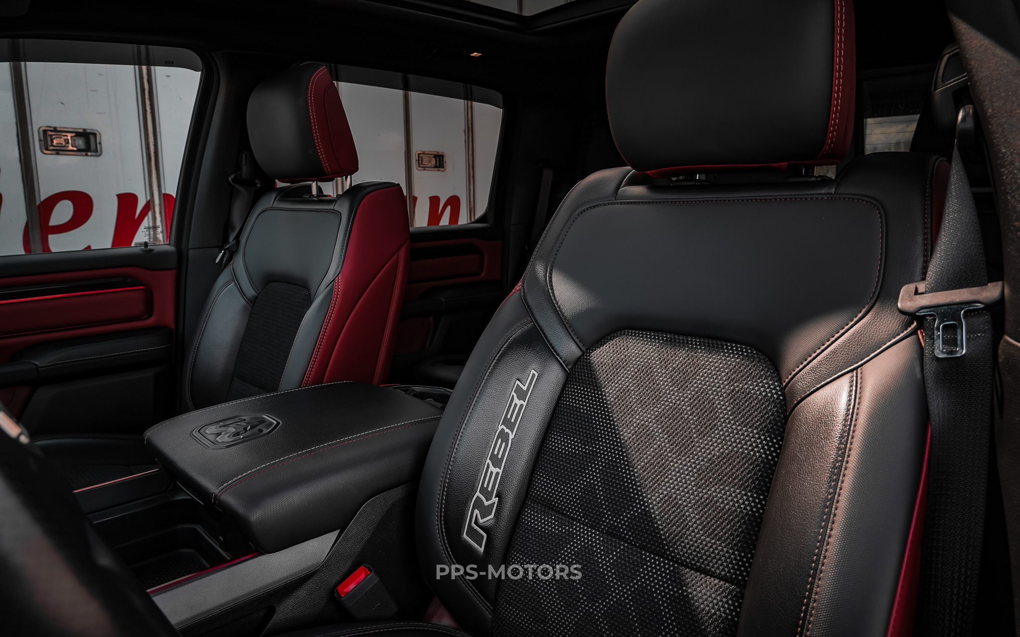Dodge DODGE RAM 1500 REBEL photo 28