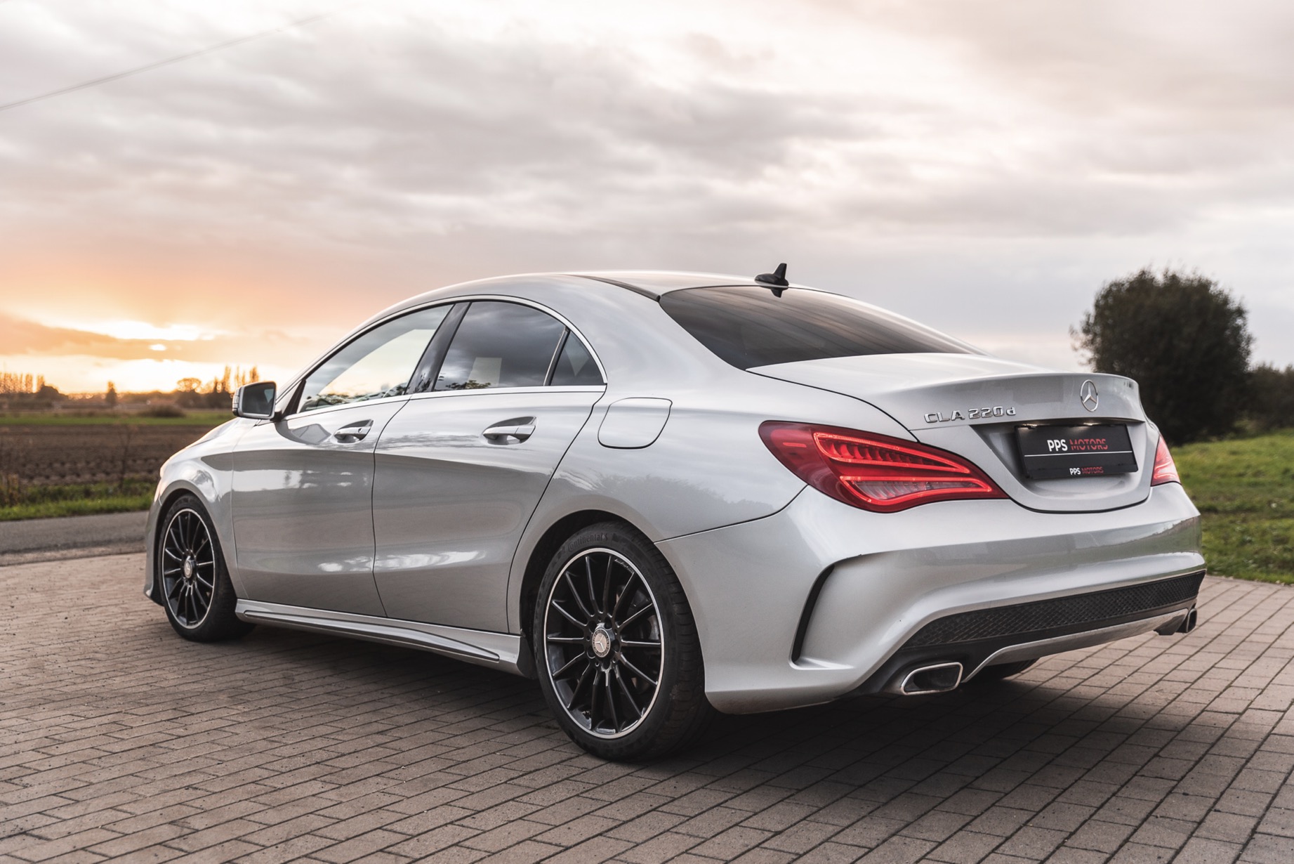 Mercedes Benz CLA 220 AMG PAKKET photo 17