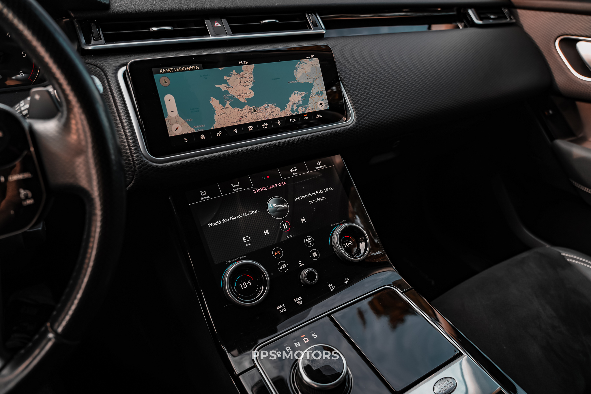 Land Rover RANGE ROVER VELAR photo 22