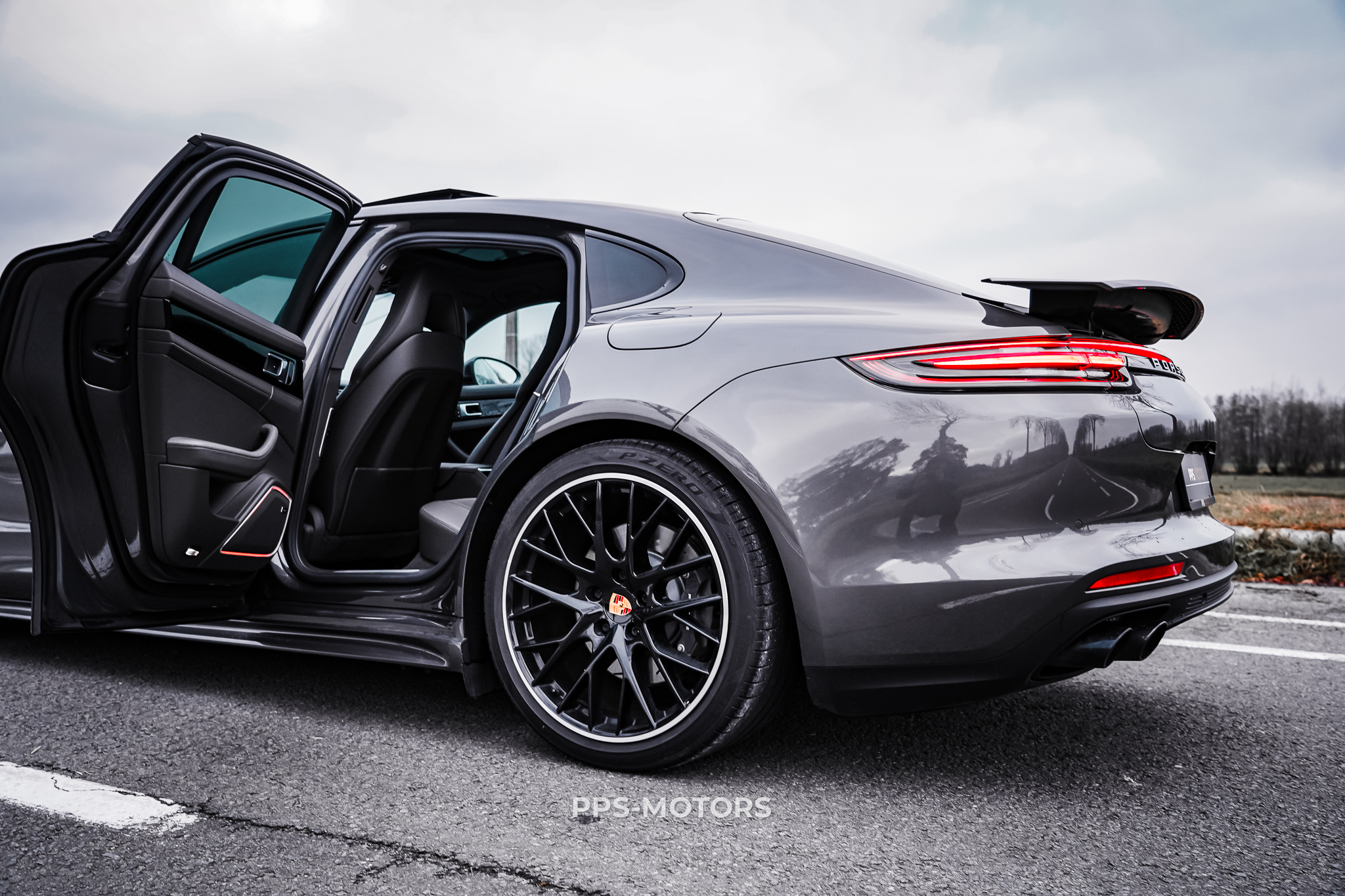 Porsche PANAMERA 4 E-HYBRID photo 38