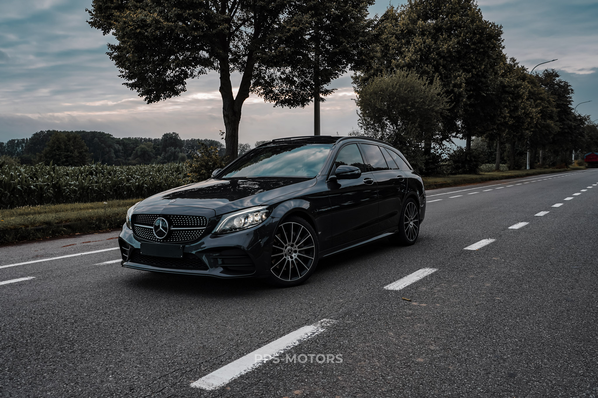 Mercedes Benz C300de AMG-PAKKET photo 2