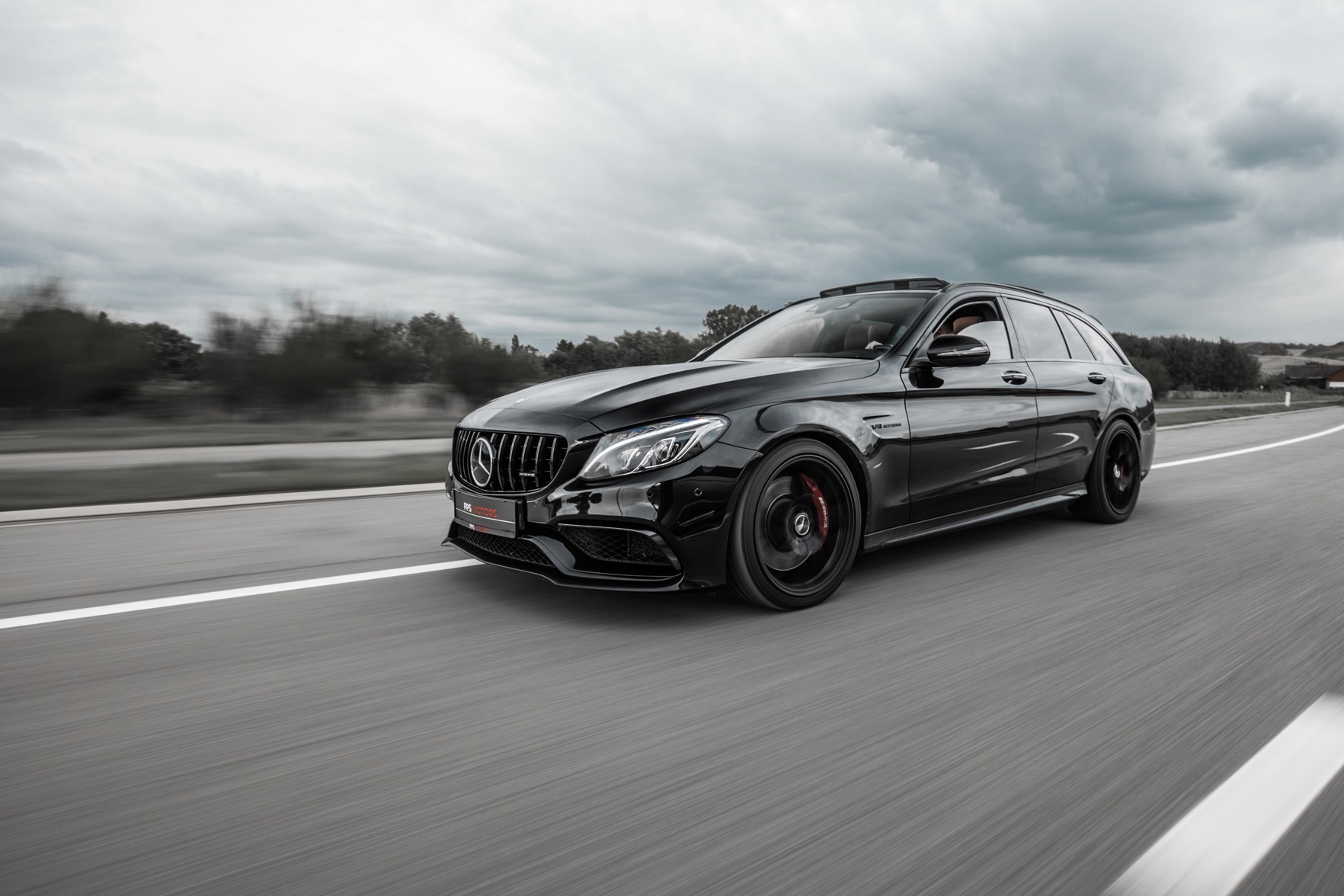 Mercedes Benz C63 AMG 4.0 V8 BITURBO photo 11