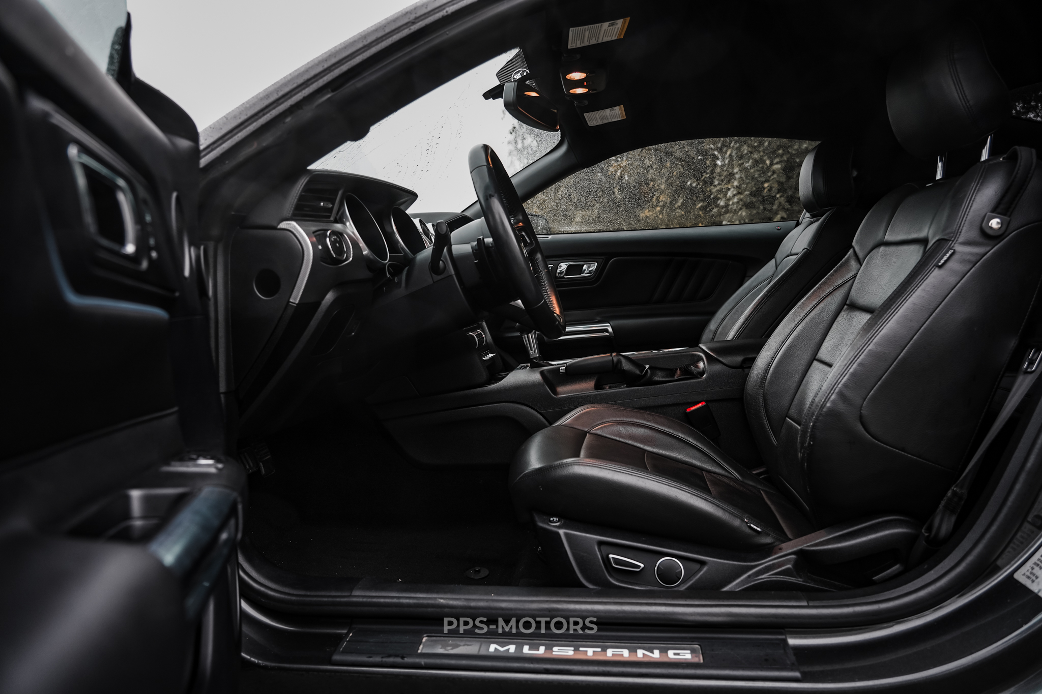 Ford MUSTANG 2.3 ECOBOOST photo 18