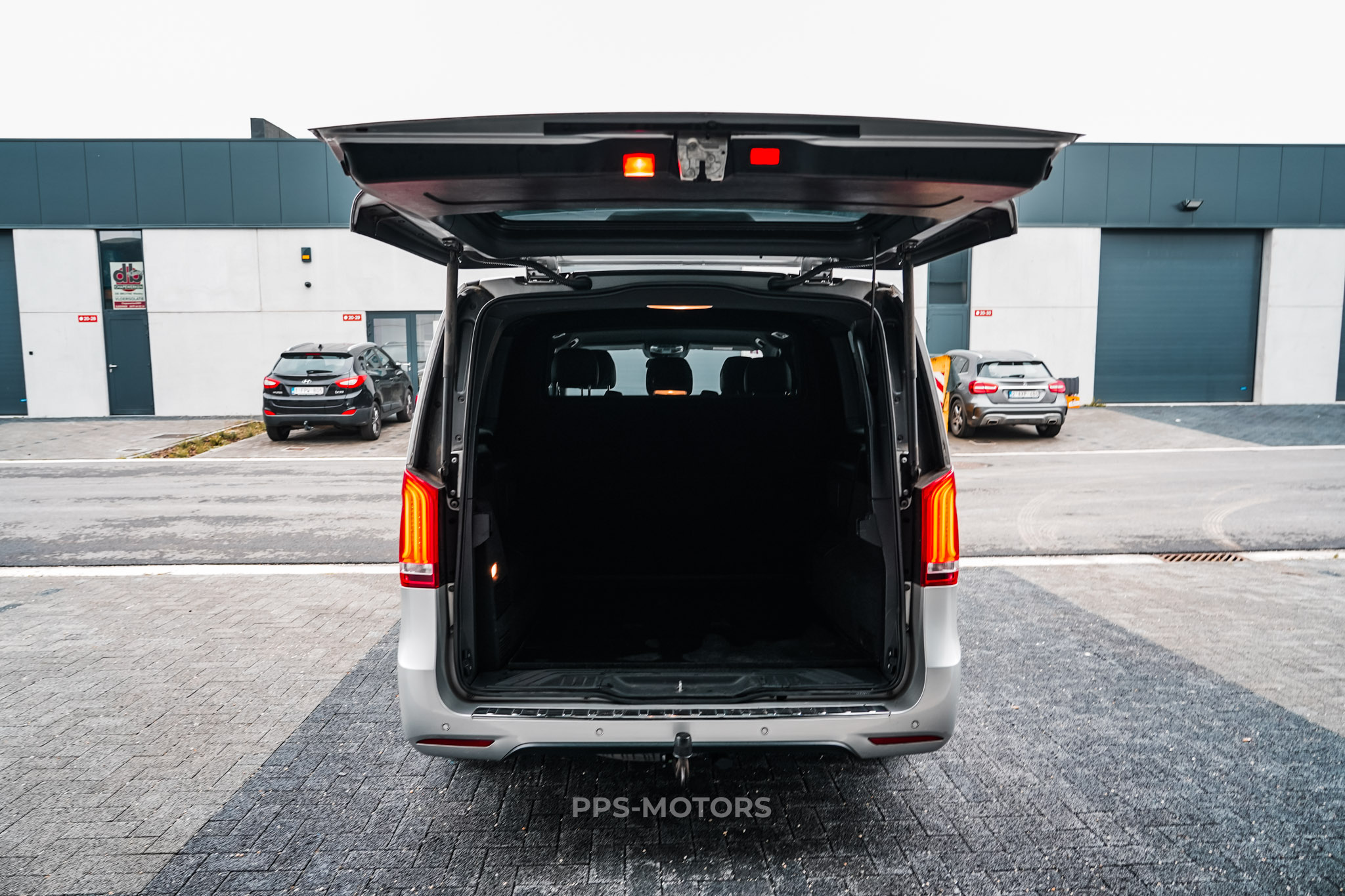 Mercedes Benz V300 4-MATIC AMG PAKKET photo 21