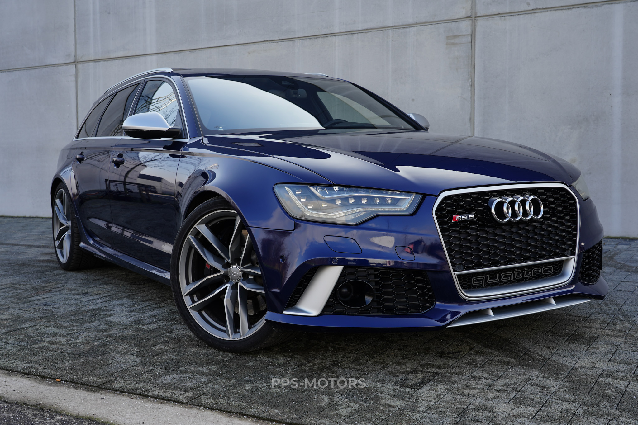 Audi RS6 4.0 TFSI BITURBO QUATTRO photo 2