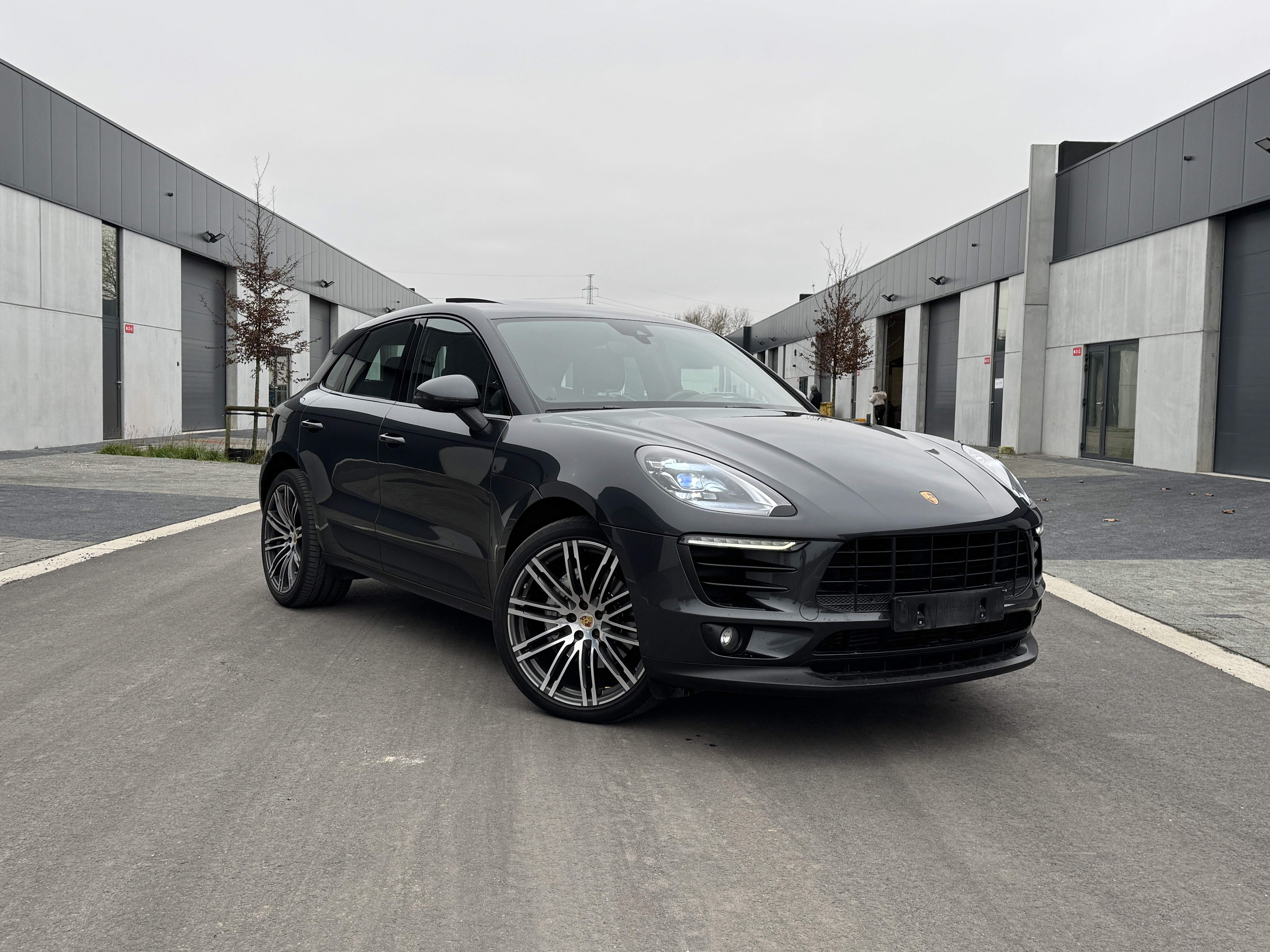 Porsche MACAN S photo 3