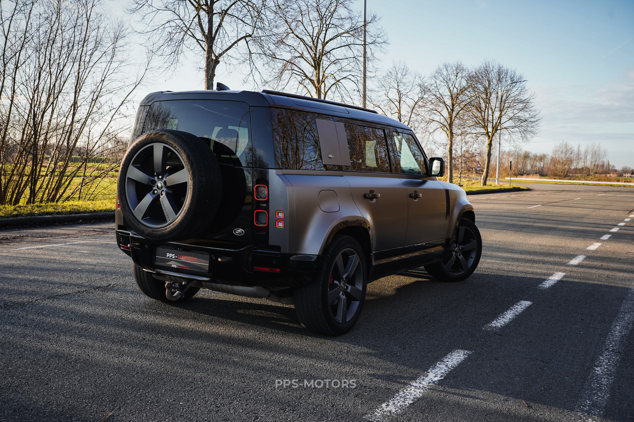 Land Rover DEFENDER 110 SE X-DYNAMIC photo 7