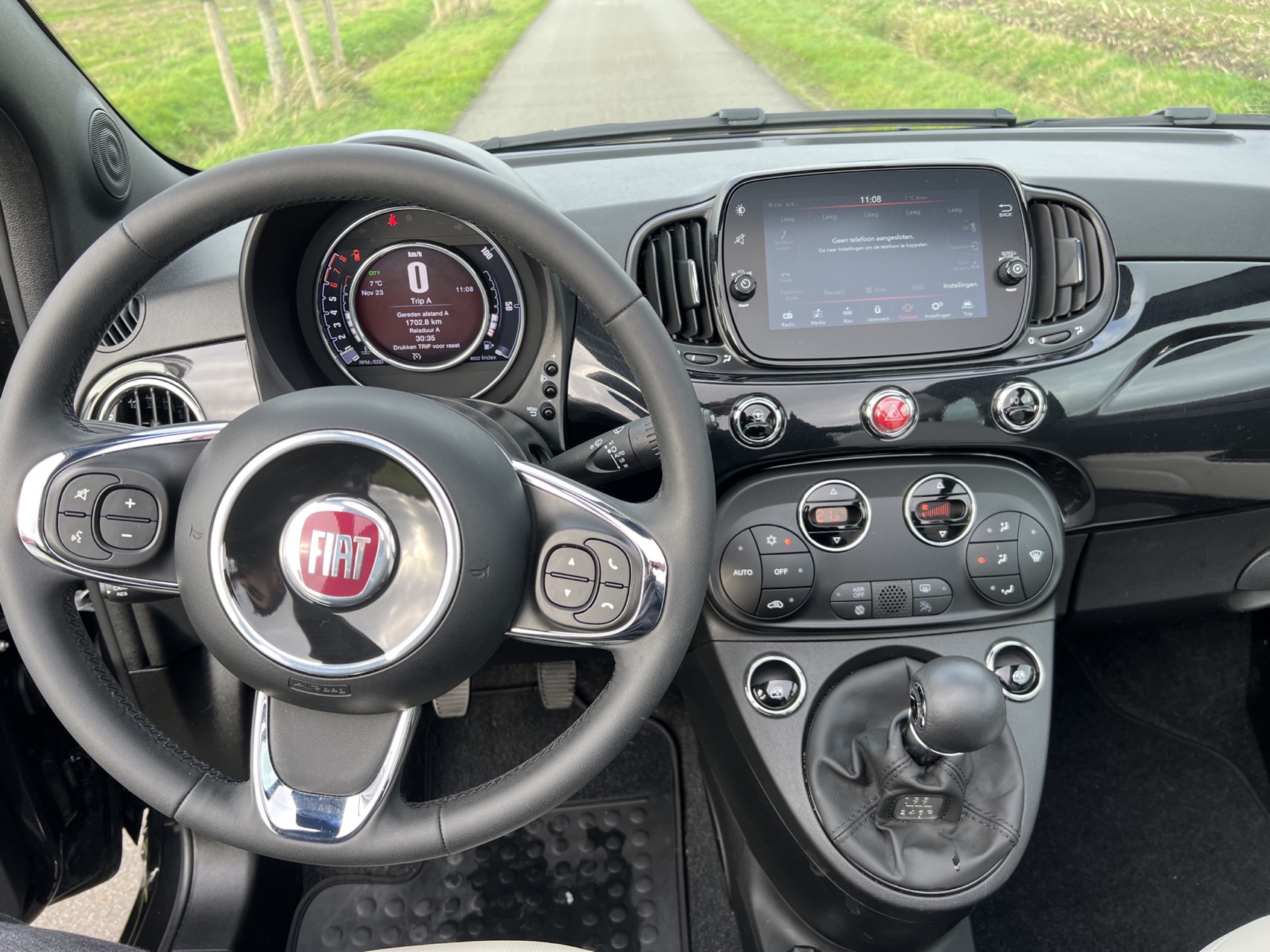 Fiat 500C Hybrid Dolcevita photo 10