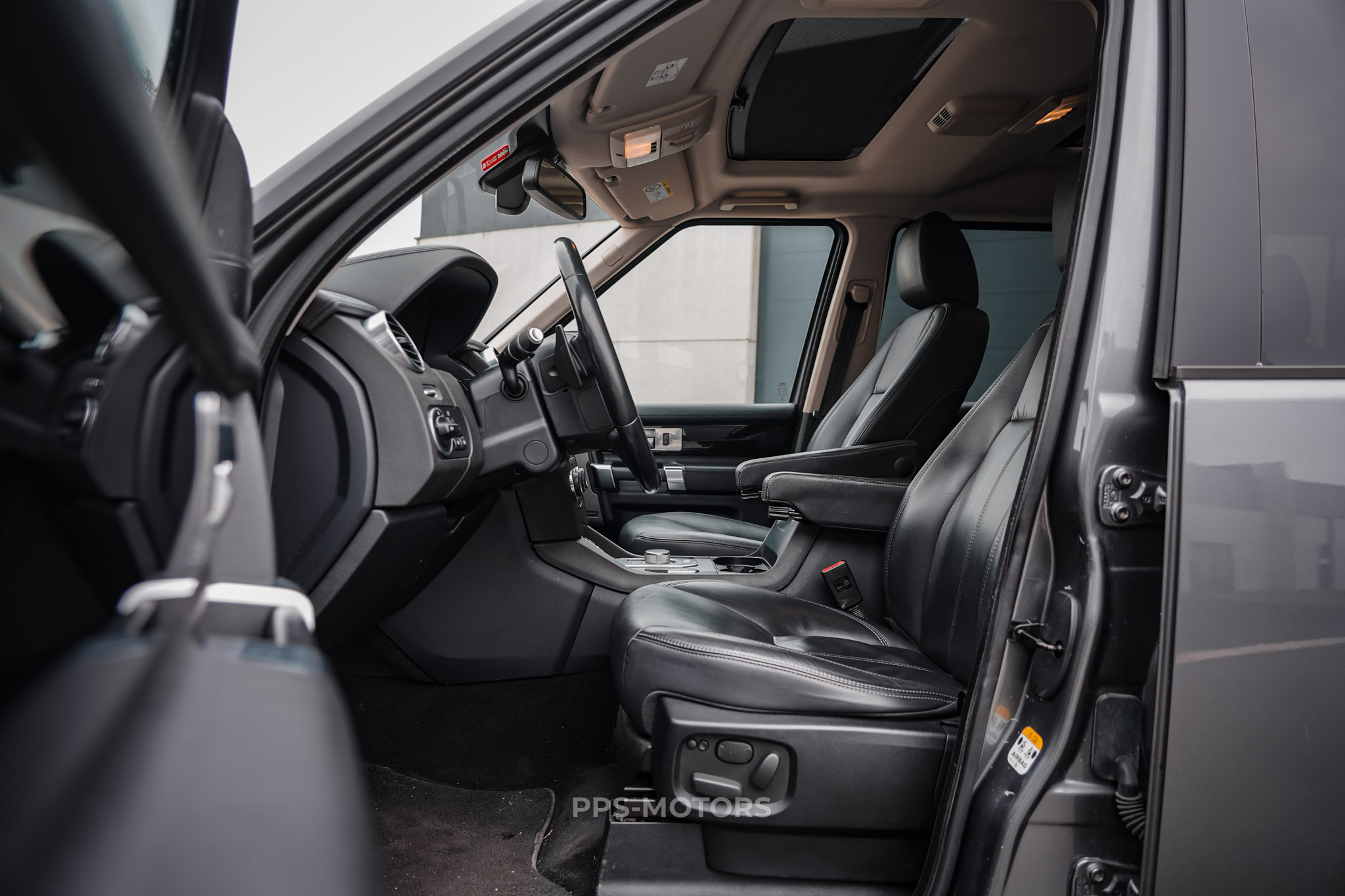 Land Rover DISCOVERY 3.0 TDV6 HSE photo 10