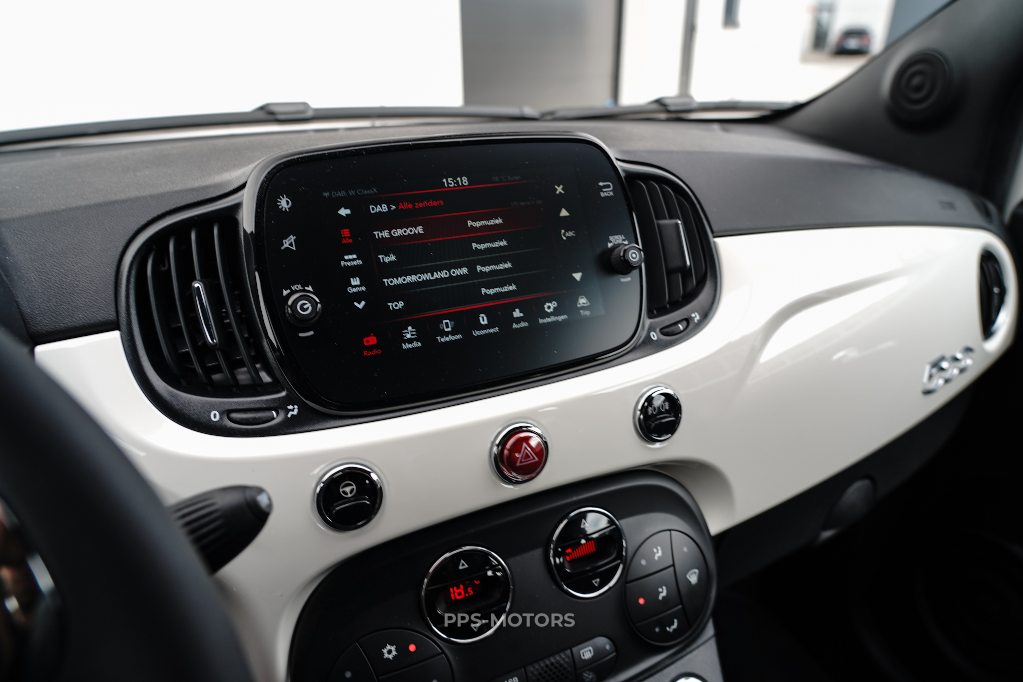 Fiat 500C photo 18