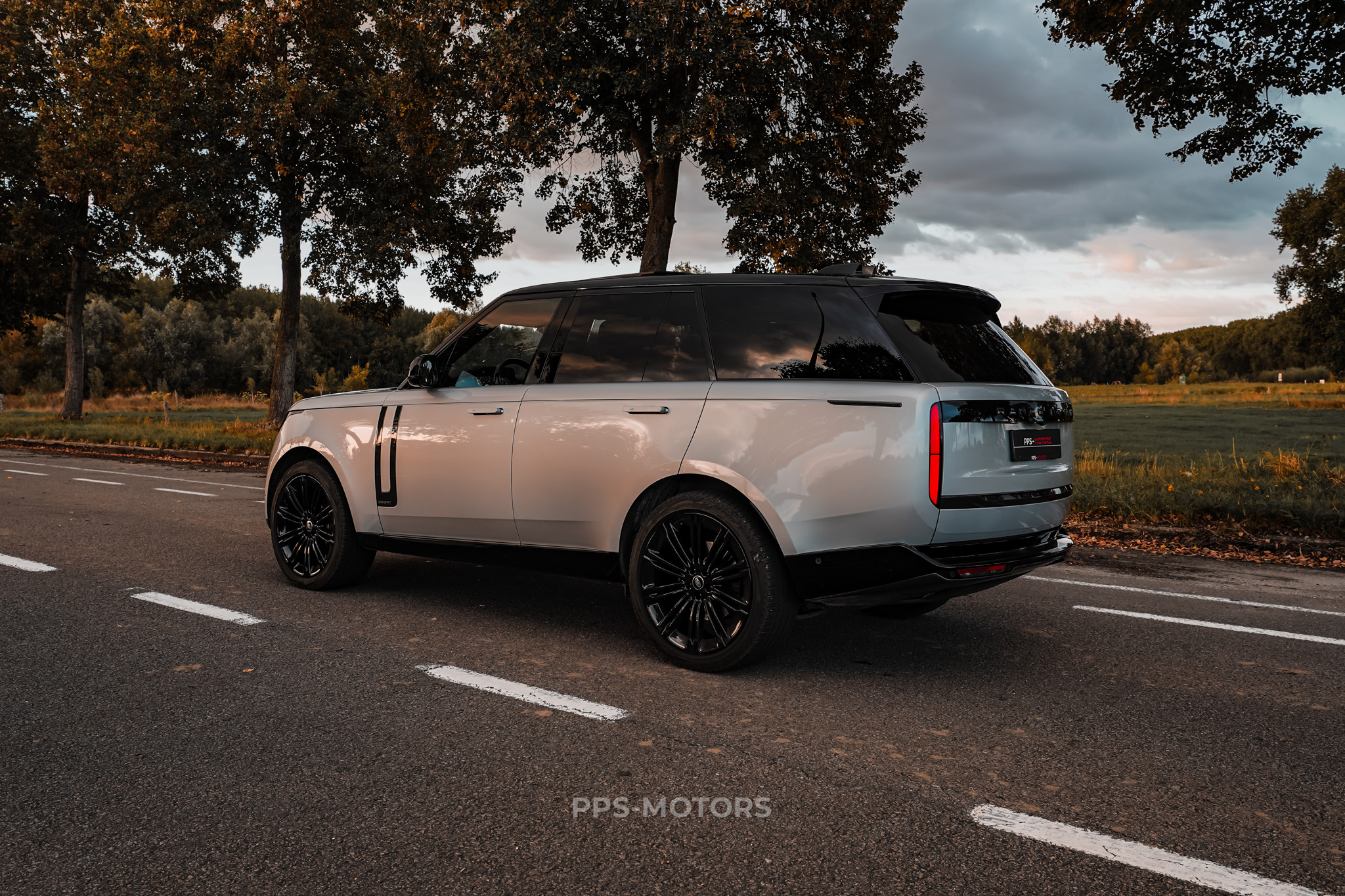 Land Rover RANGE ROVER D300 AUTOBIOGRAPHY photo 8