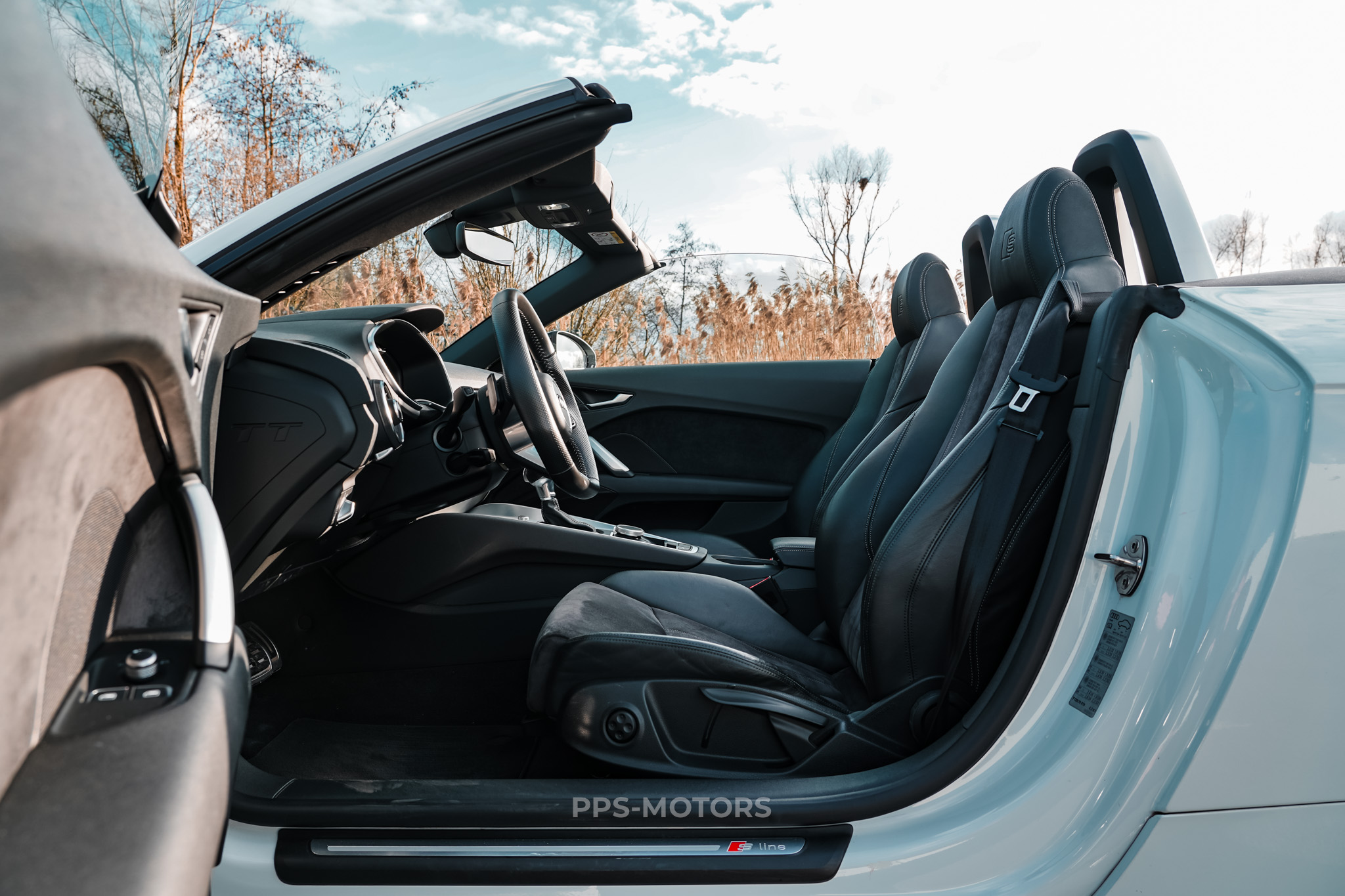 Audi TT ROADSTER 2.0 TFSI S-TRONIC photo 31