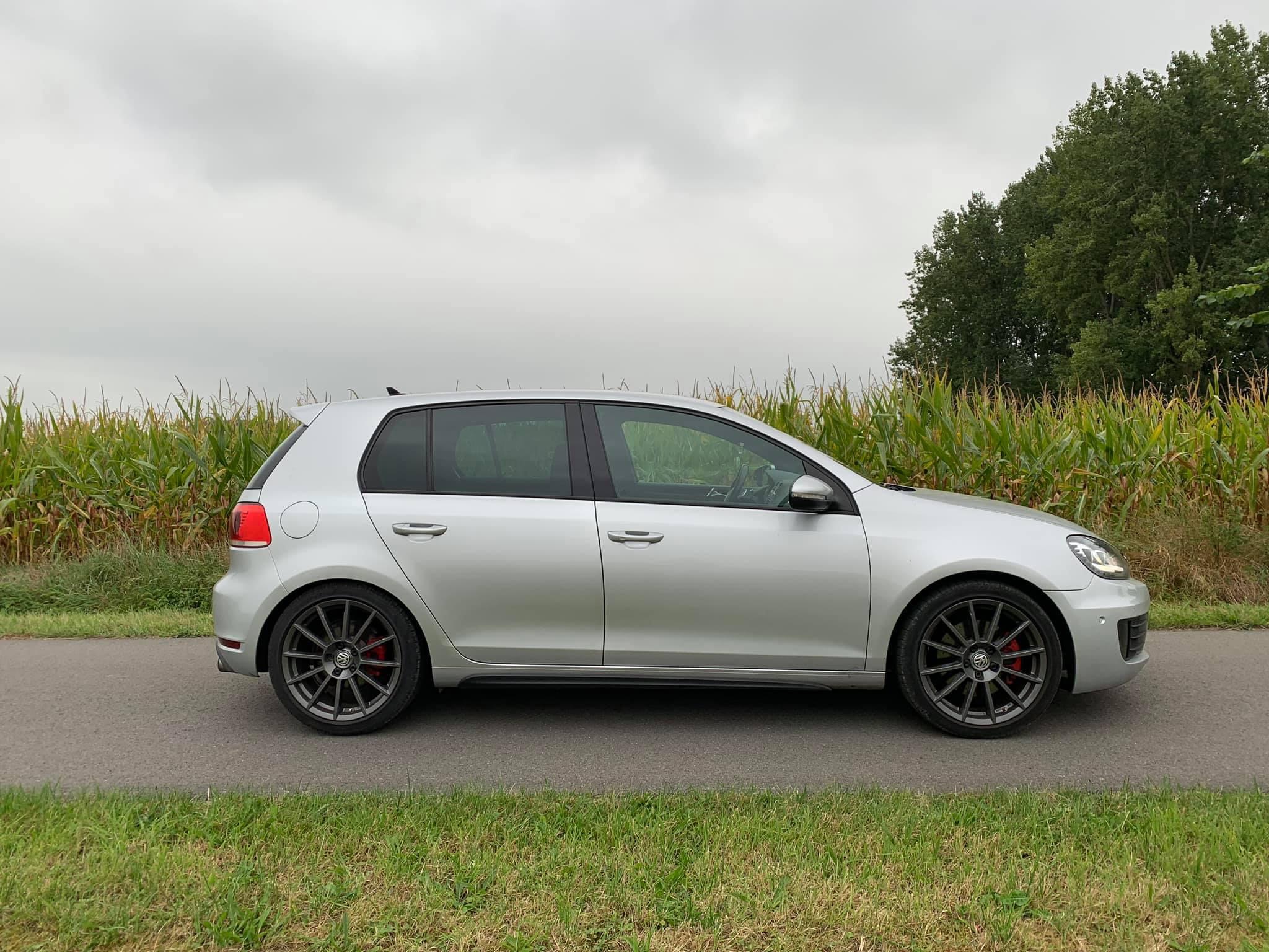 Volkswagen GOLF GTI 2.0 photo 3
